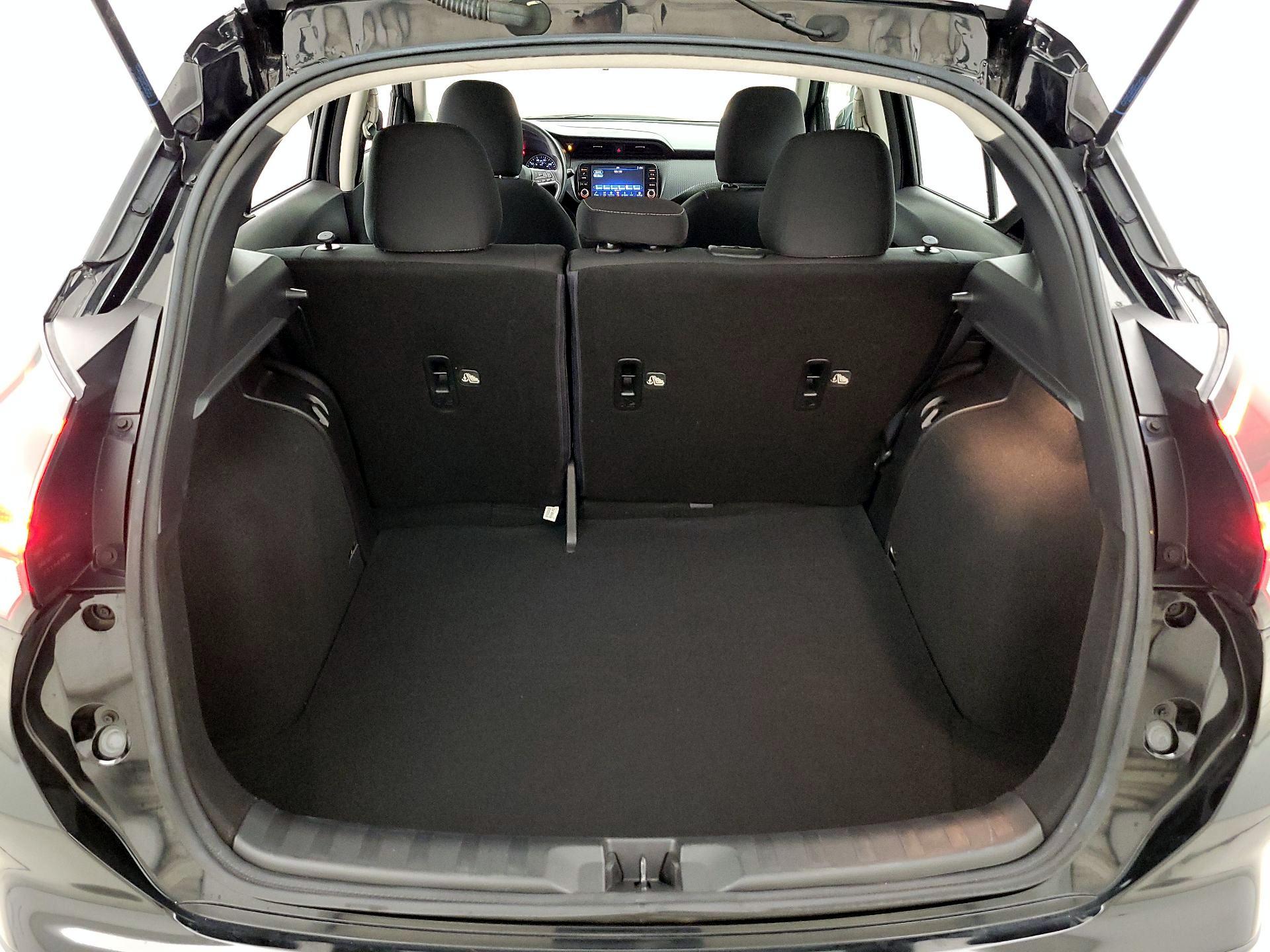 Thumbnail: 2021 Nissan Kicks - 18