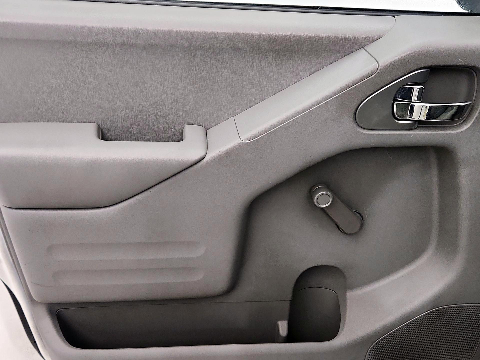 Thumbnail: 2015 Nissan Frontier - 12