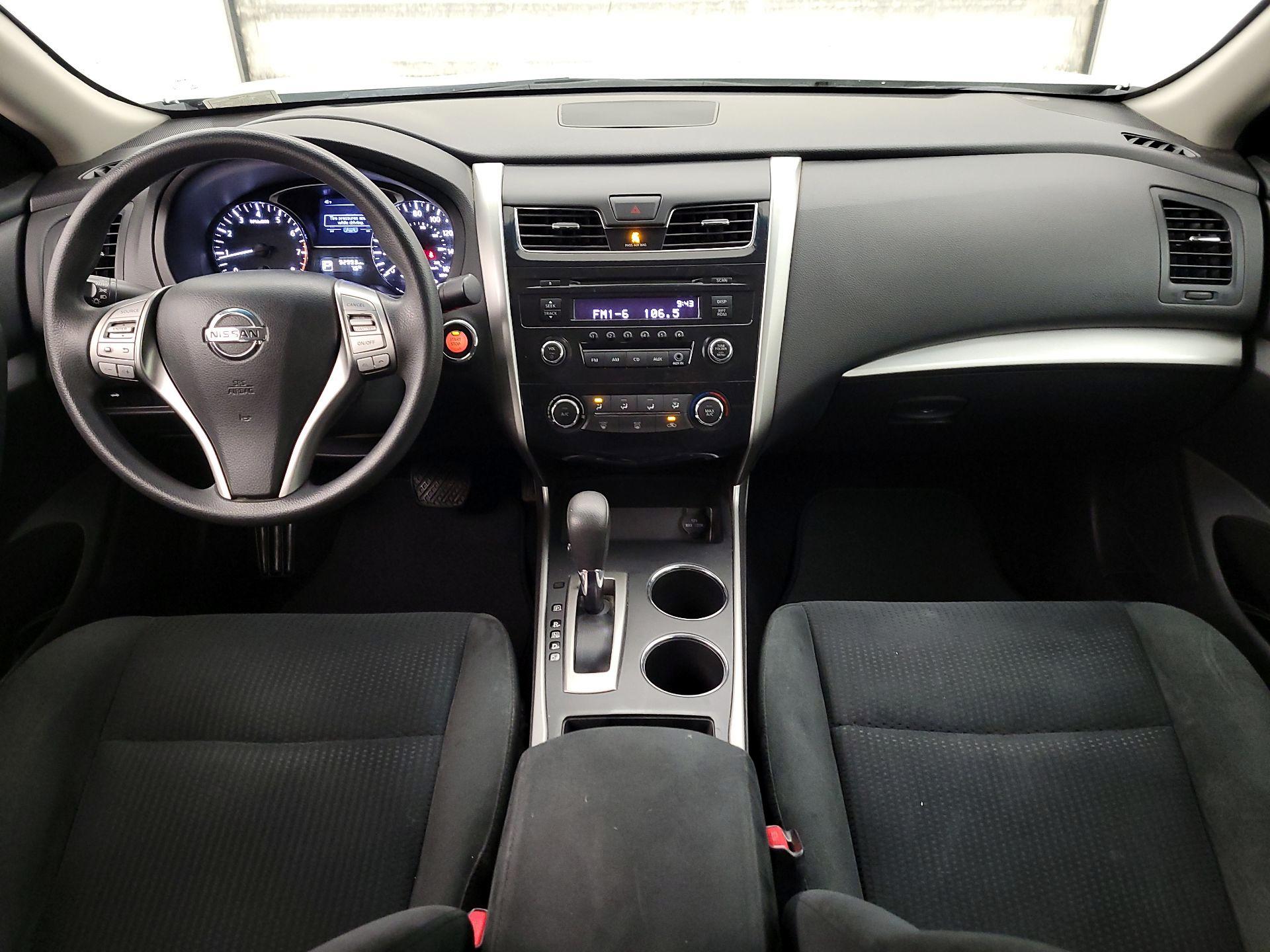 Thumbnail: 2015 Nissan Altima - 9