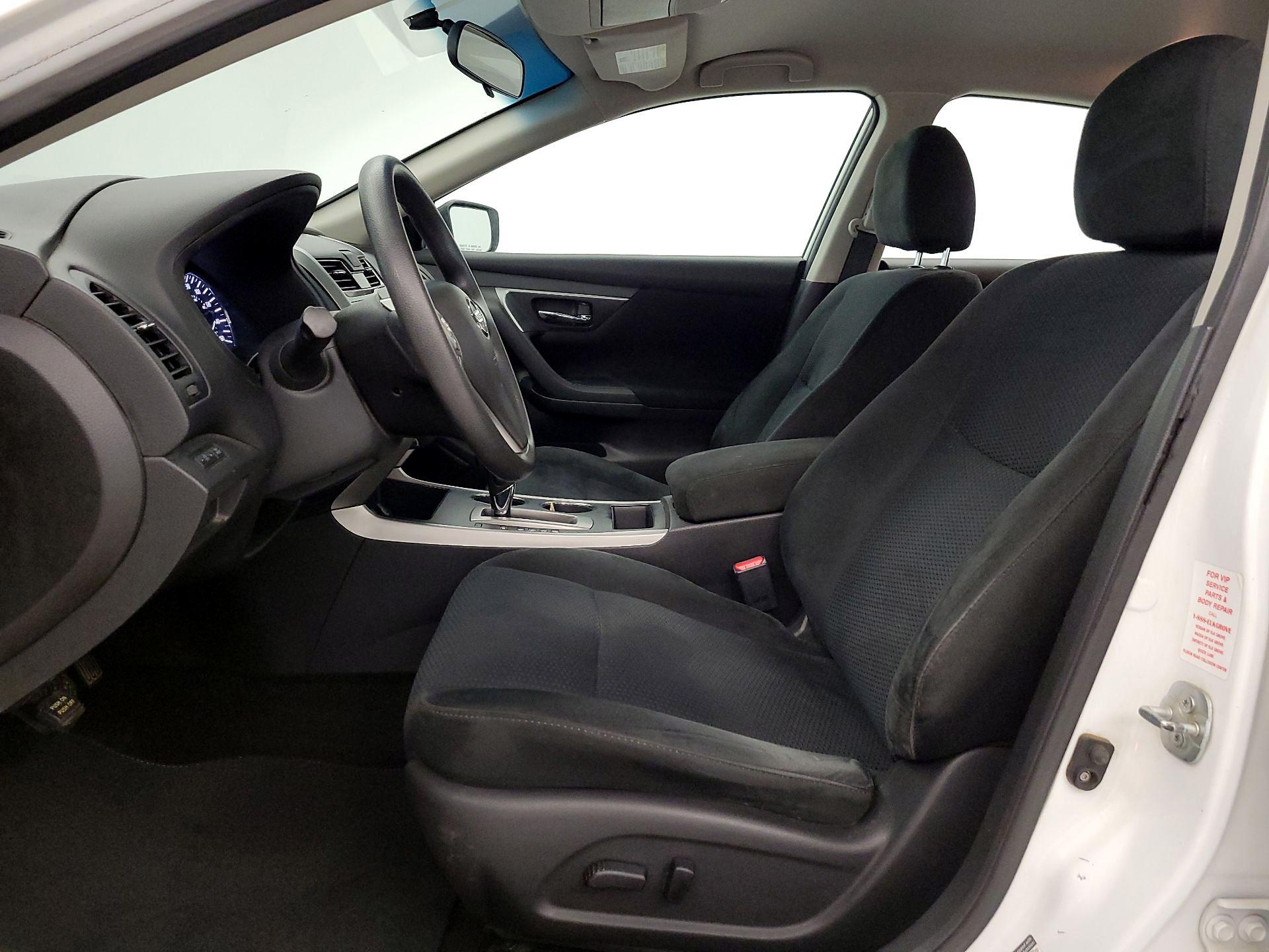 Thumbnail: 2015 Nissan Altima - 11