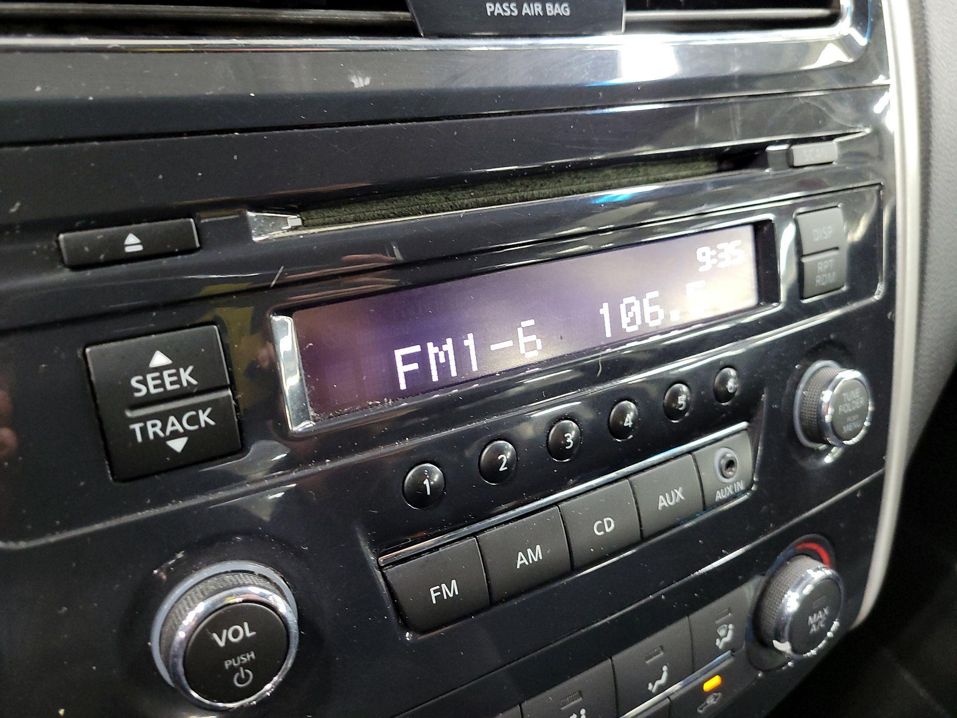 Thumbnail: 2015 Nissan Altima - 14