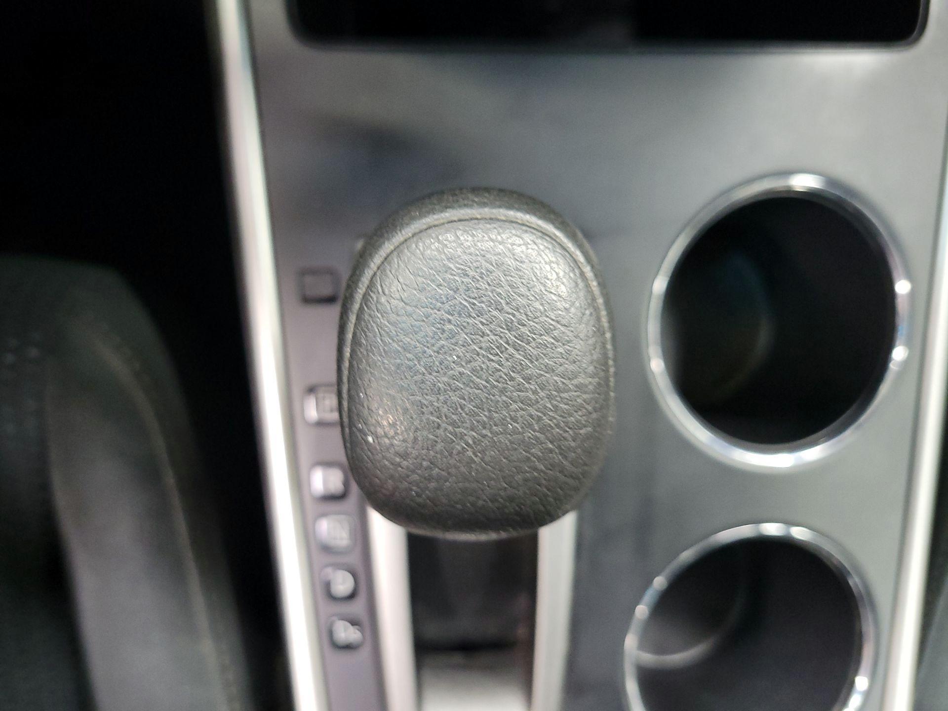 Thumbnail: 2015 Nissan Altima - 16