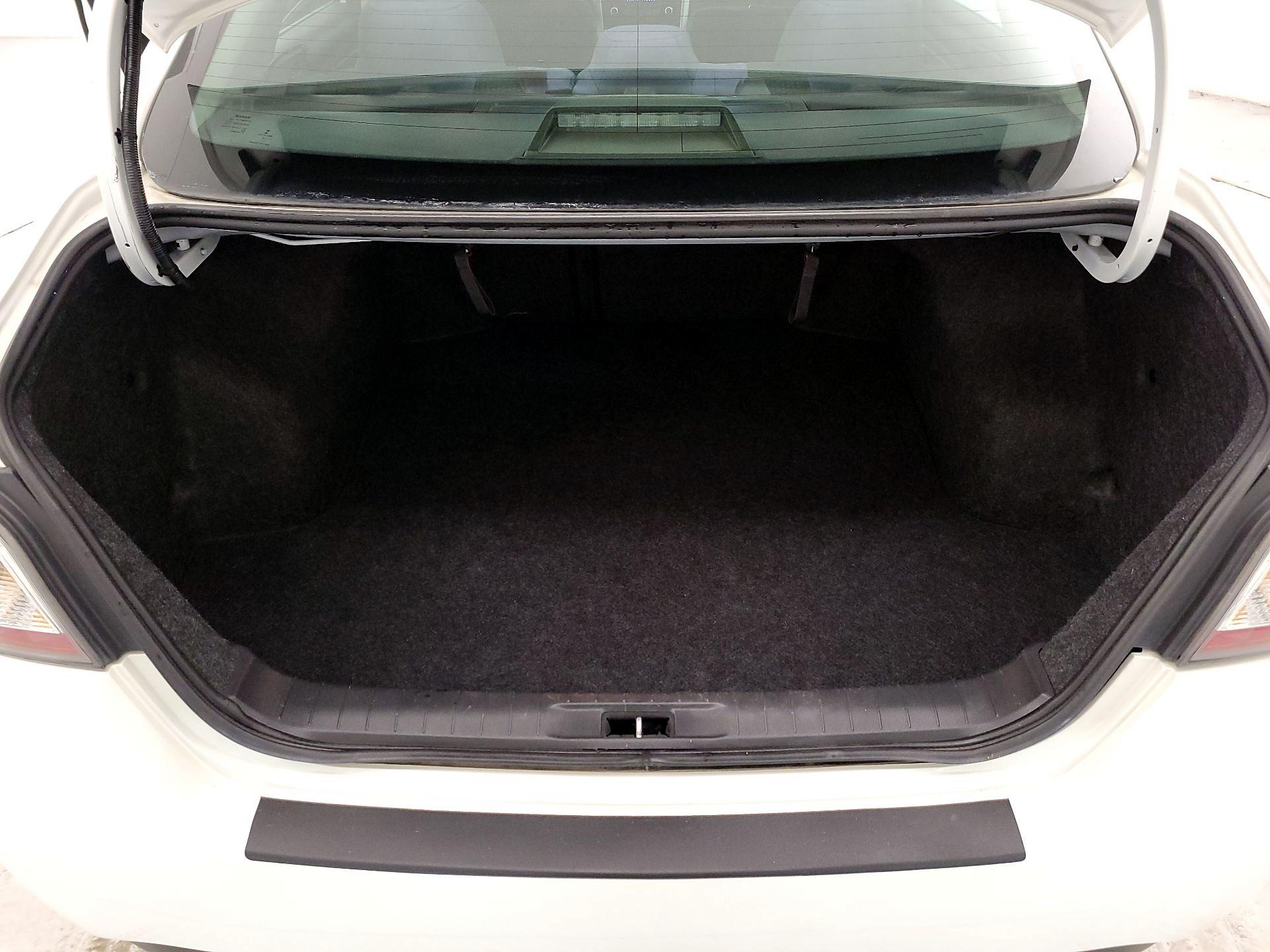 Thumbnail: 2015 Nissan Altima - 18