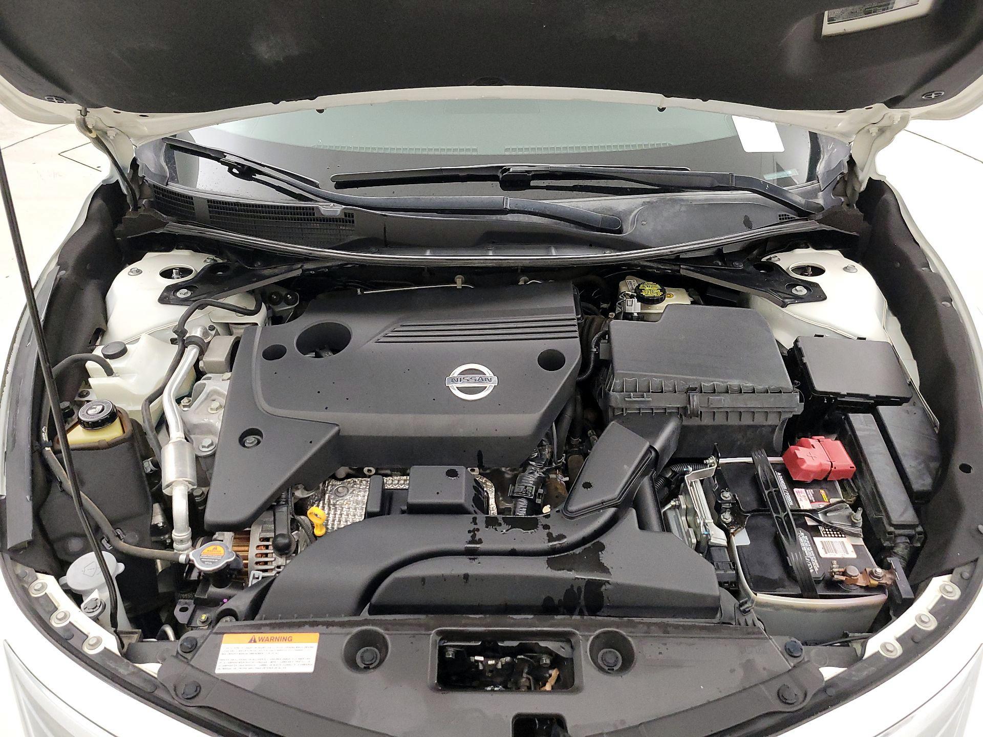 Thumbnail: 2015 Nissan Altima - 19