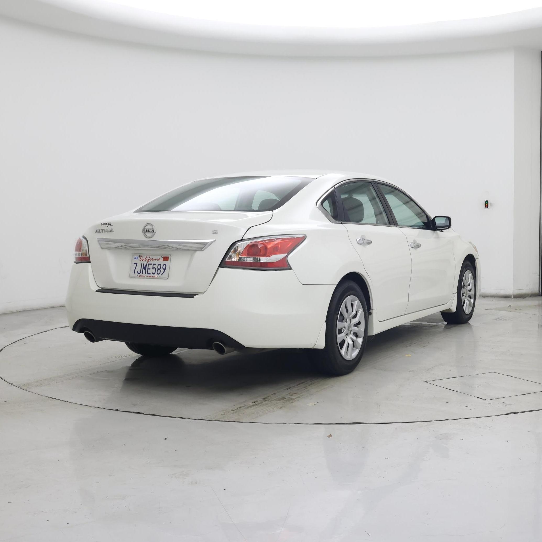 Thumbnail: 2015 Nissan Altima - 8