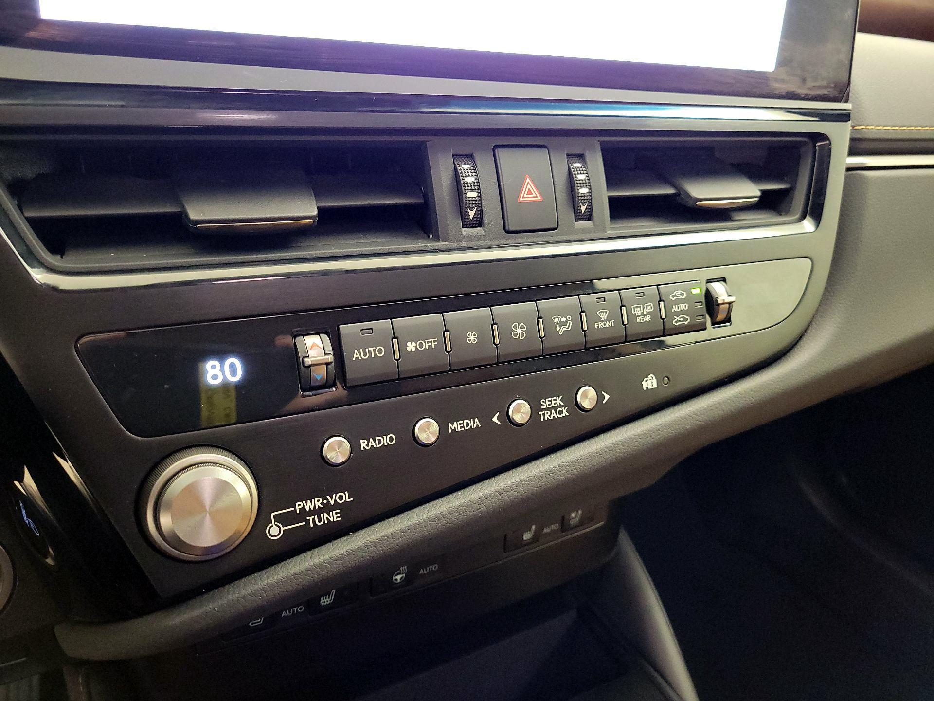 Thumbnail: 2025 Lexus ES - 16