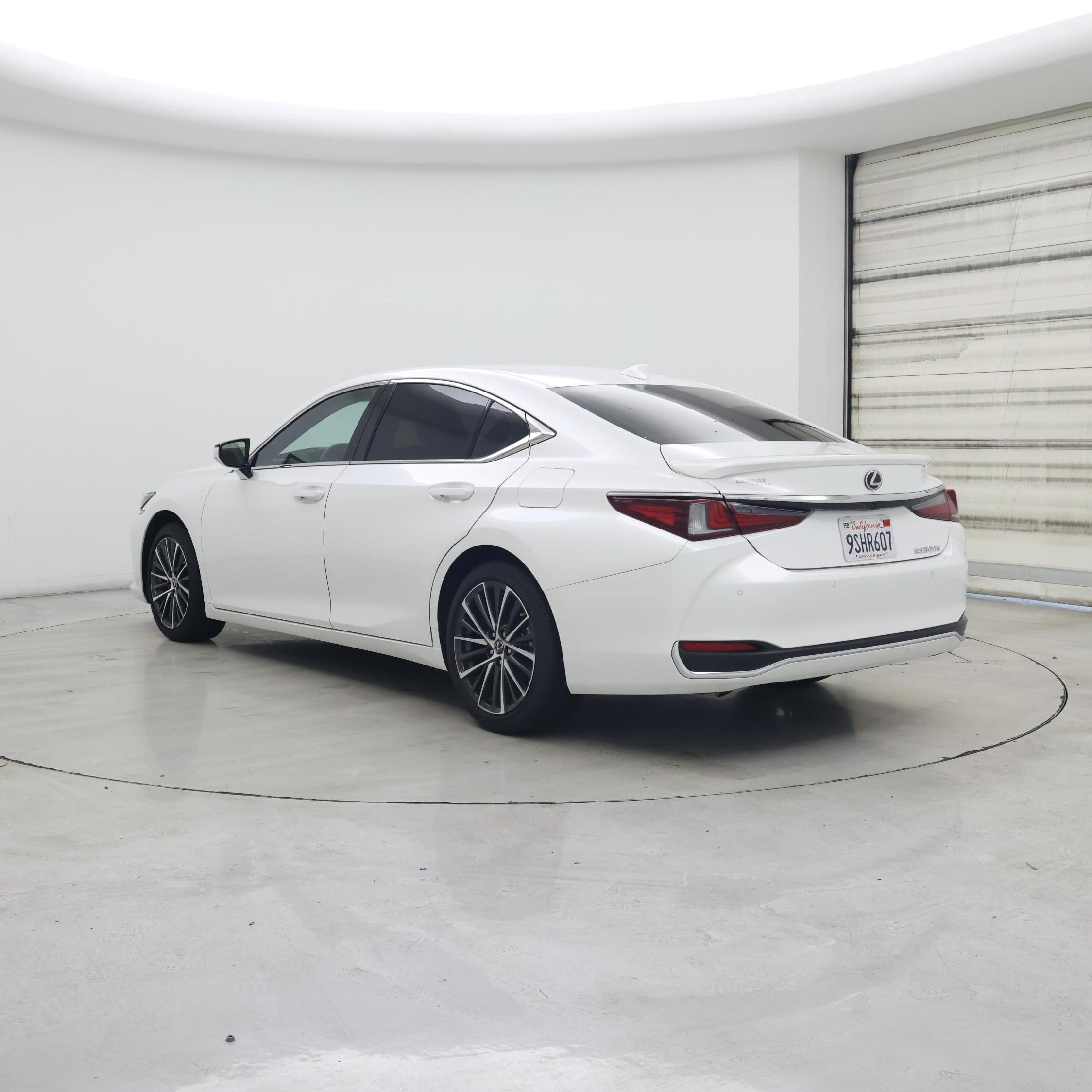 Thumbnail: 2025 Lexus ES - 2