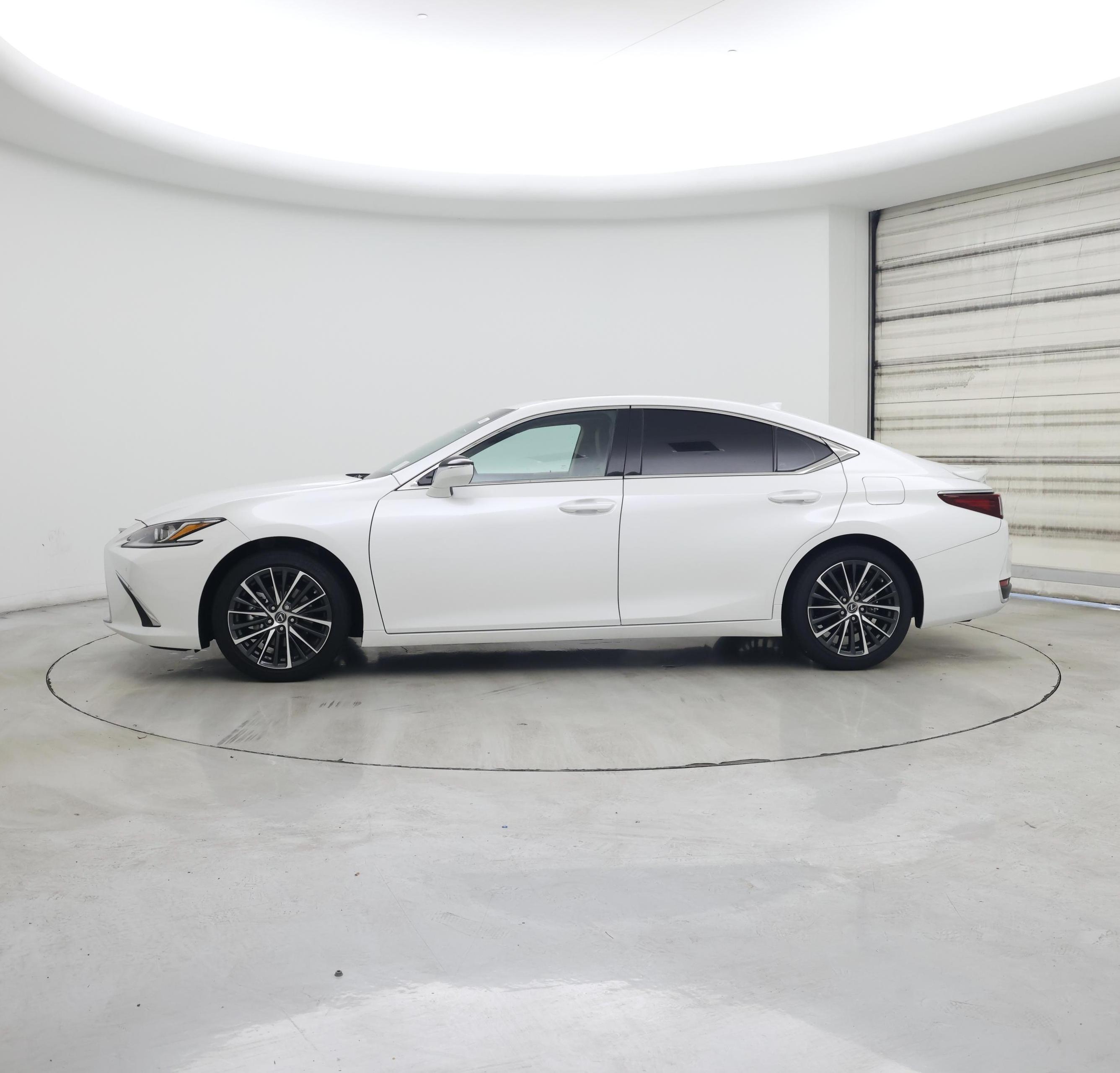 Thumbnail: 2025 Lexus ES - 3