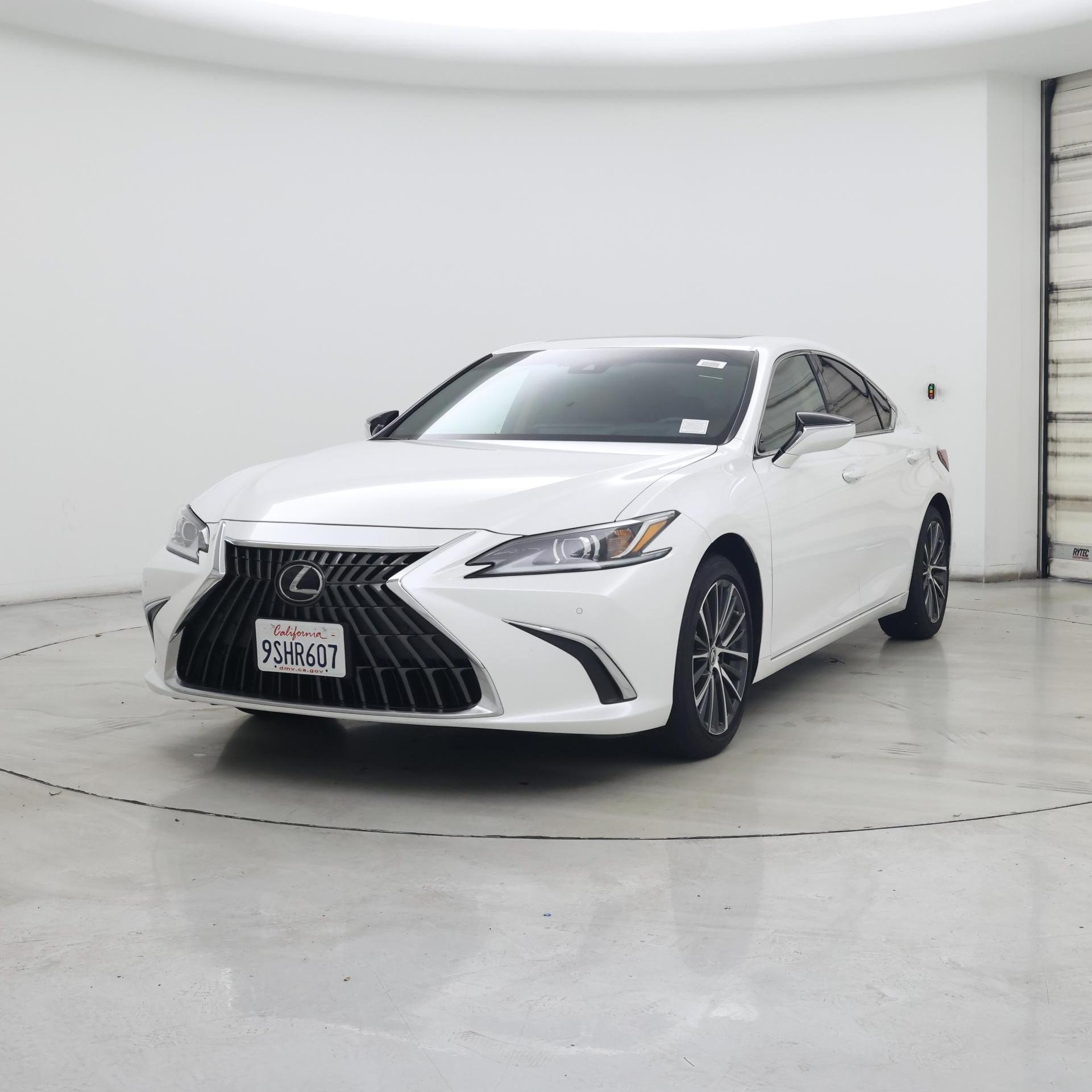 Thumbnail: 2025 Lexus ES - 4