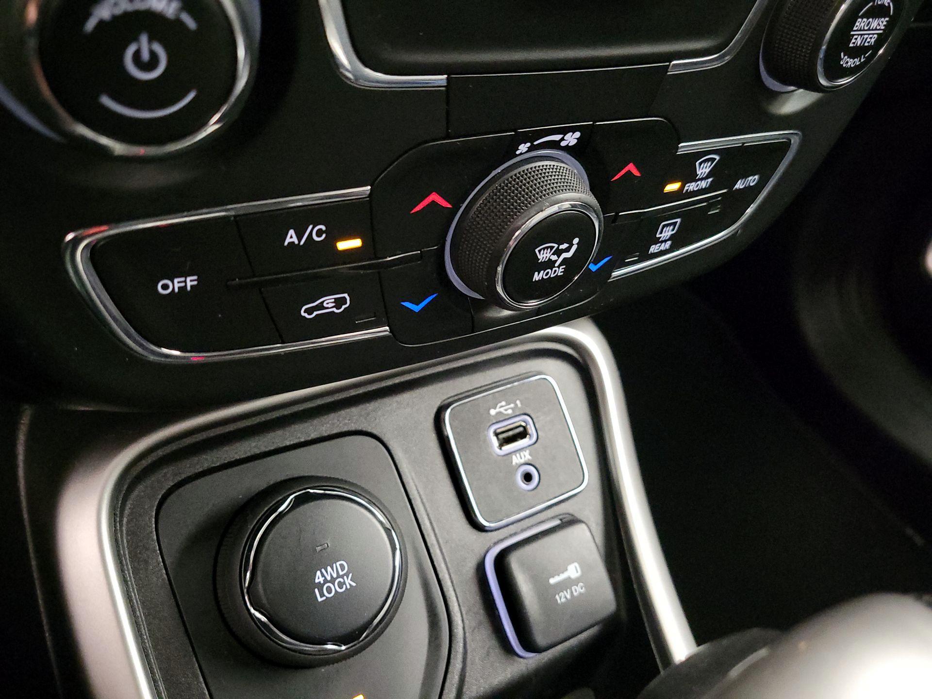 Thumbnail: 2021 Jeep Compass - 17