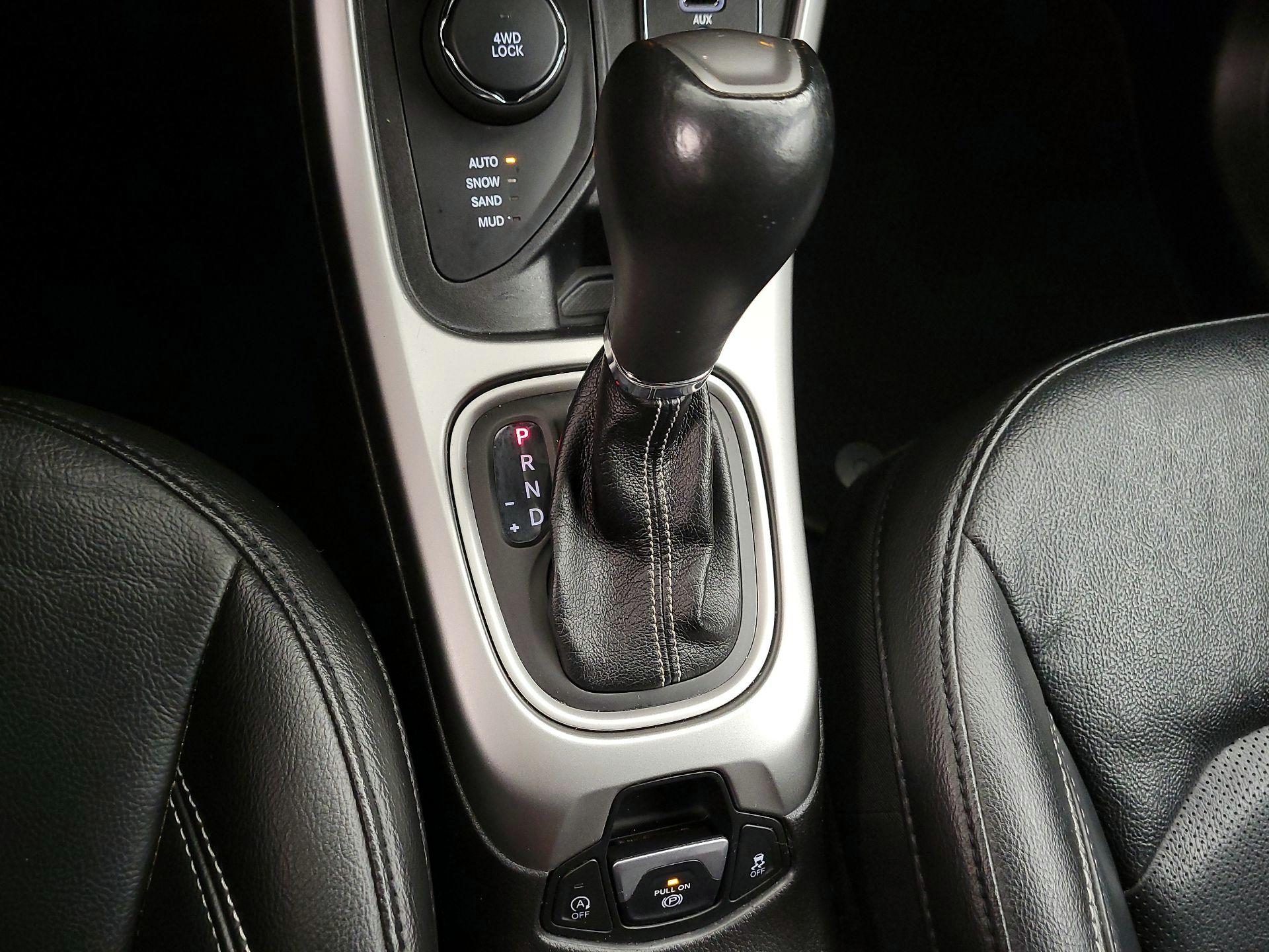 Thumbnail: 2021 Jeep Compass - 18