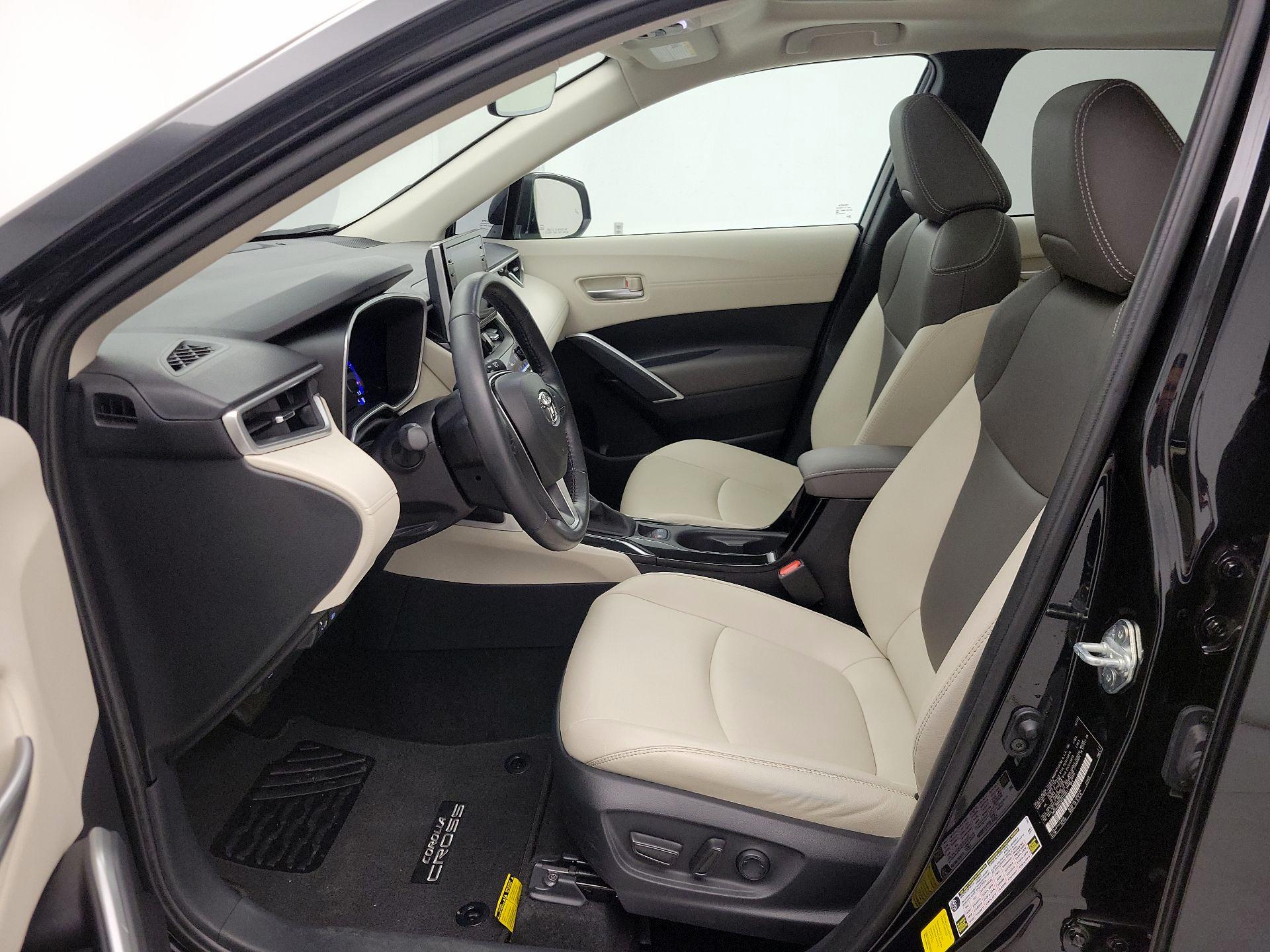 Thumbnail: 2022 Toyota Corolla Cross - 11