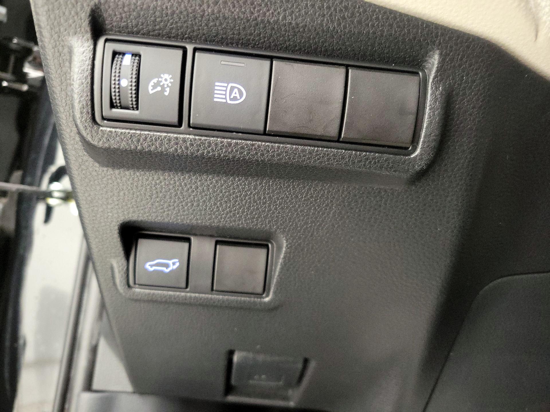 Thumbnail: 2022 Toyota Corolla Cross - 13