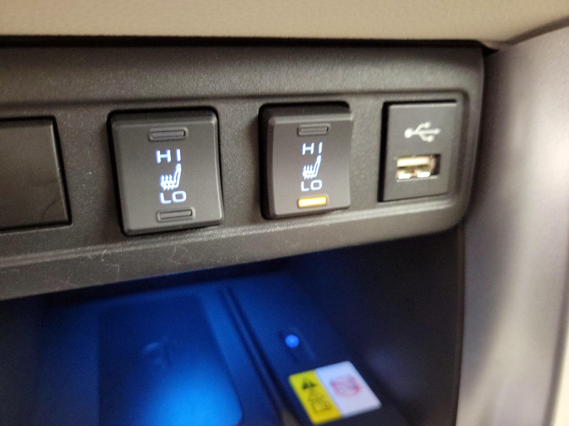 Thumbnail: 2022 Toyota Corolla Cross - 18