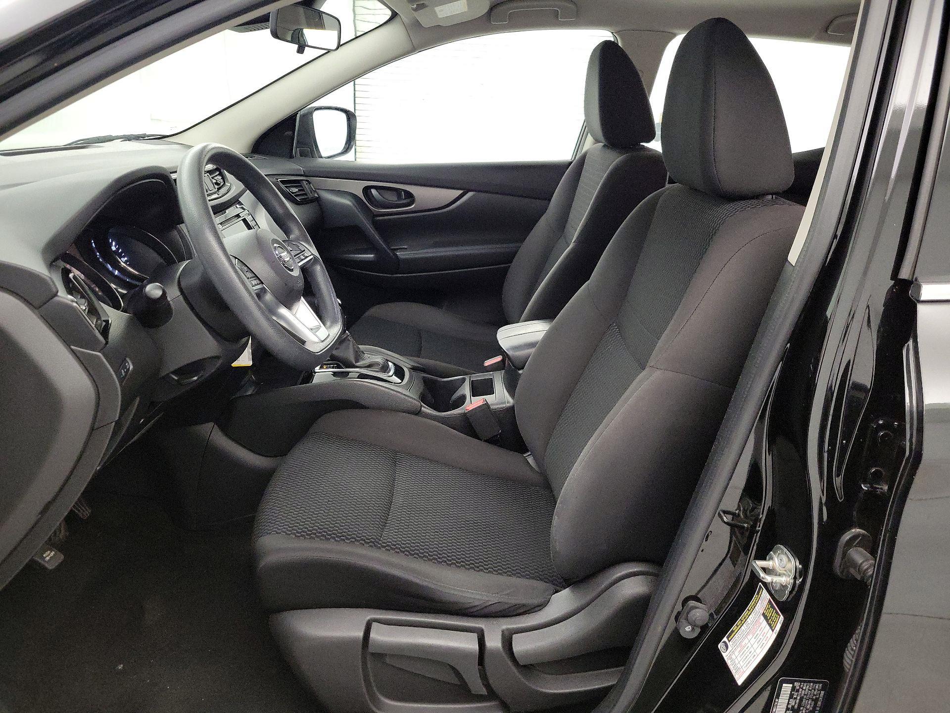 Thumbnail: 2020 Nissan Rogue Sport - 11