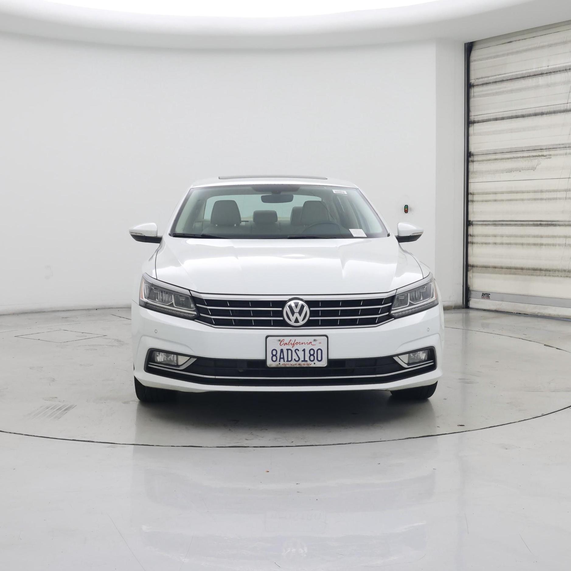 Thumbnail: 2017 Volkswagen Passat - 5