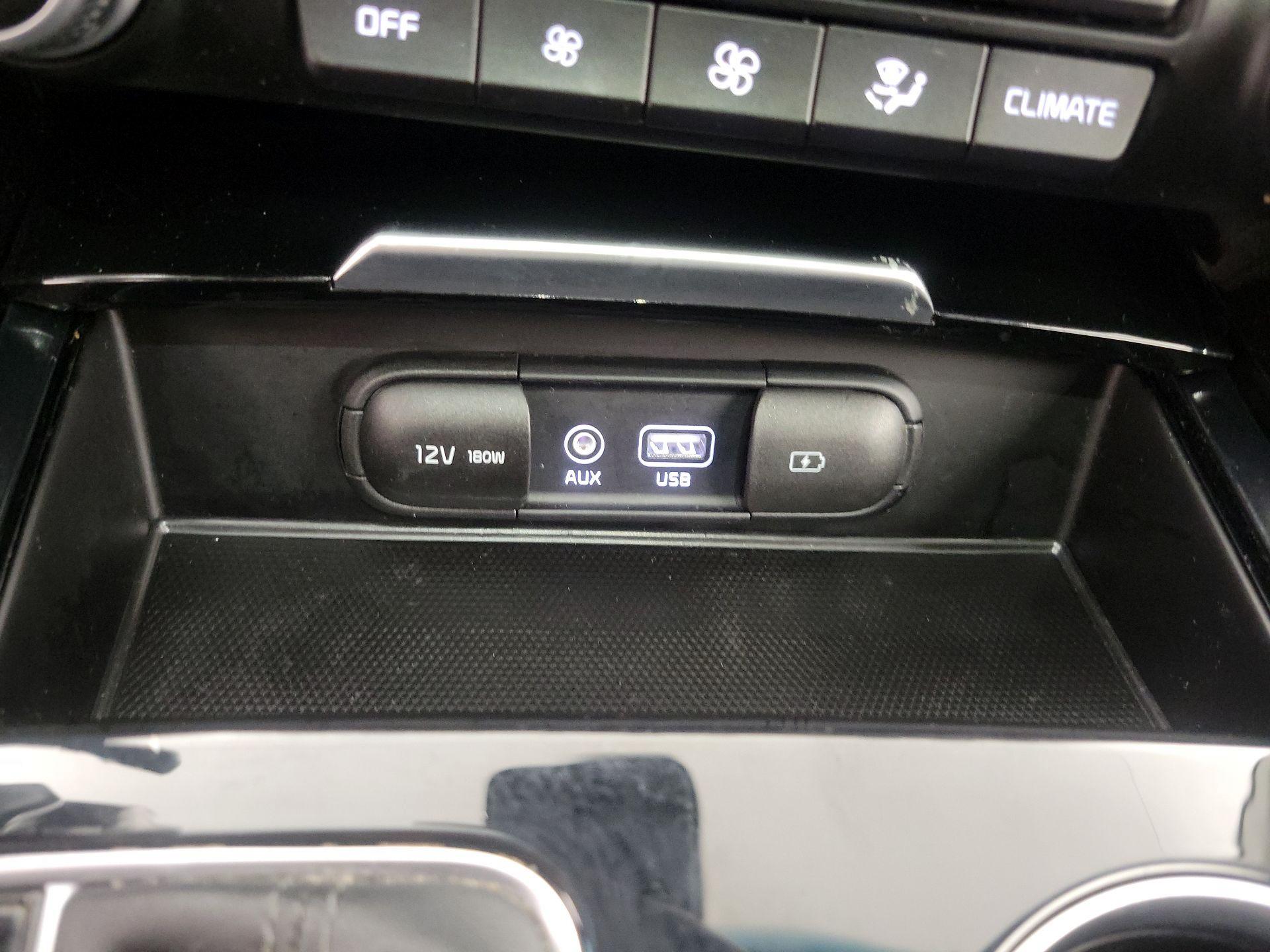 Thumbnail: 2019 Kia Stinger - 18