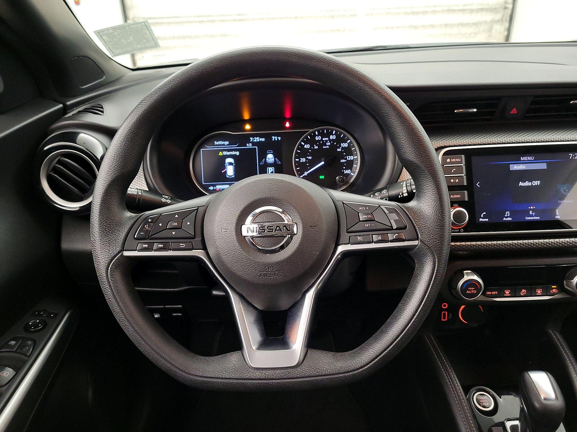 Thumbnail: 2020 Nissan Kicks - 10