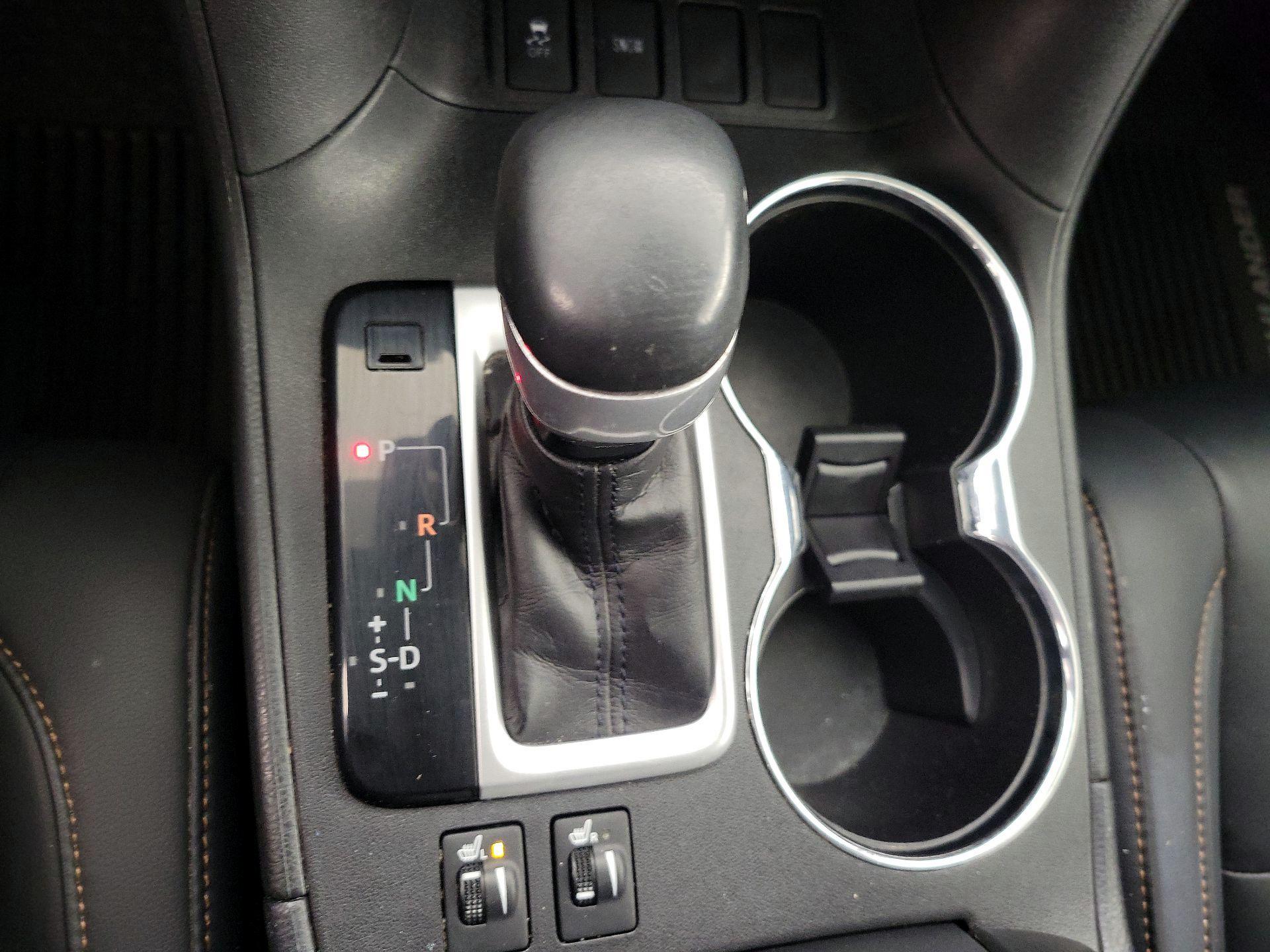 Thumbnail: 2019 Toyota Highlander - 17