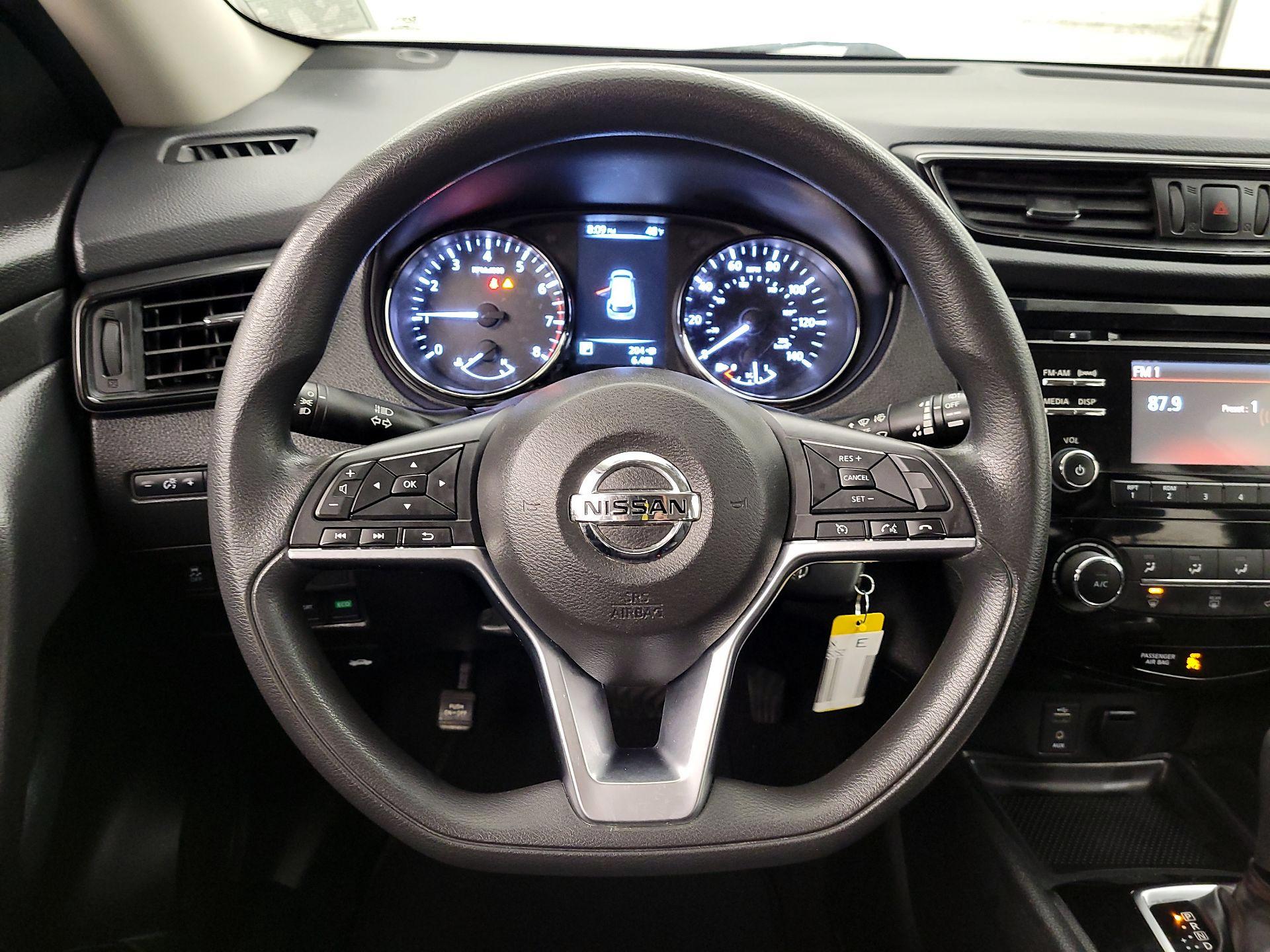 Thumbnail: 2017 Nissan Rogue - 10