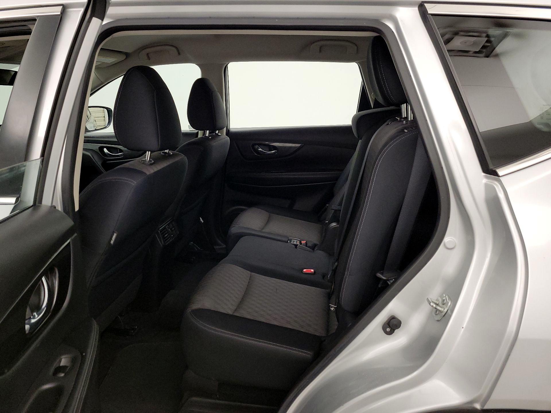 Thumbnail: 2017 Nissan Rogue - 19