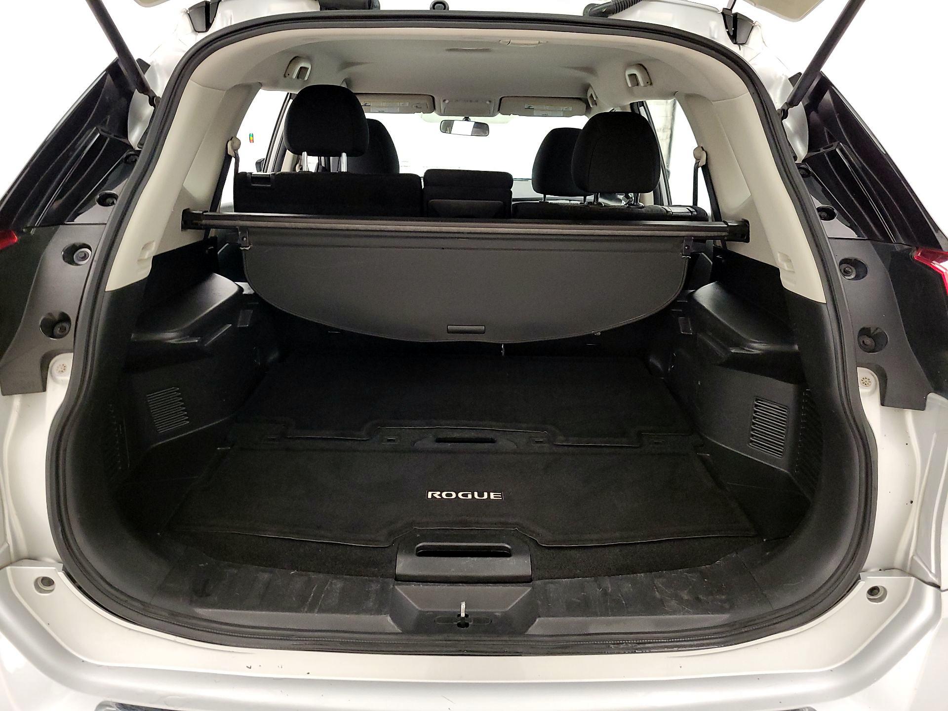 Thumbnail: 2017 Nissan Rogue - 20