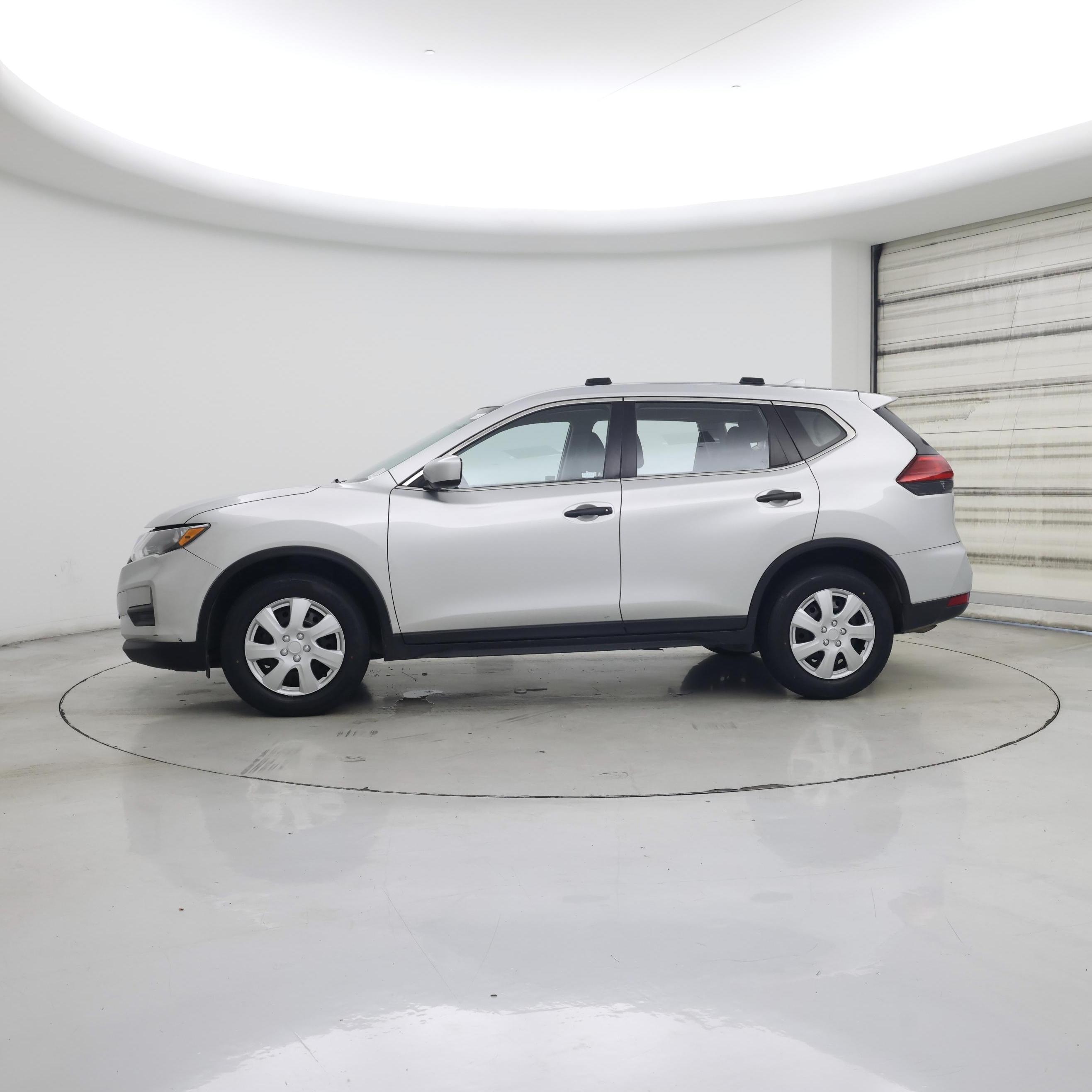 Thumbnail: 2017 Nissan Rogue - 3