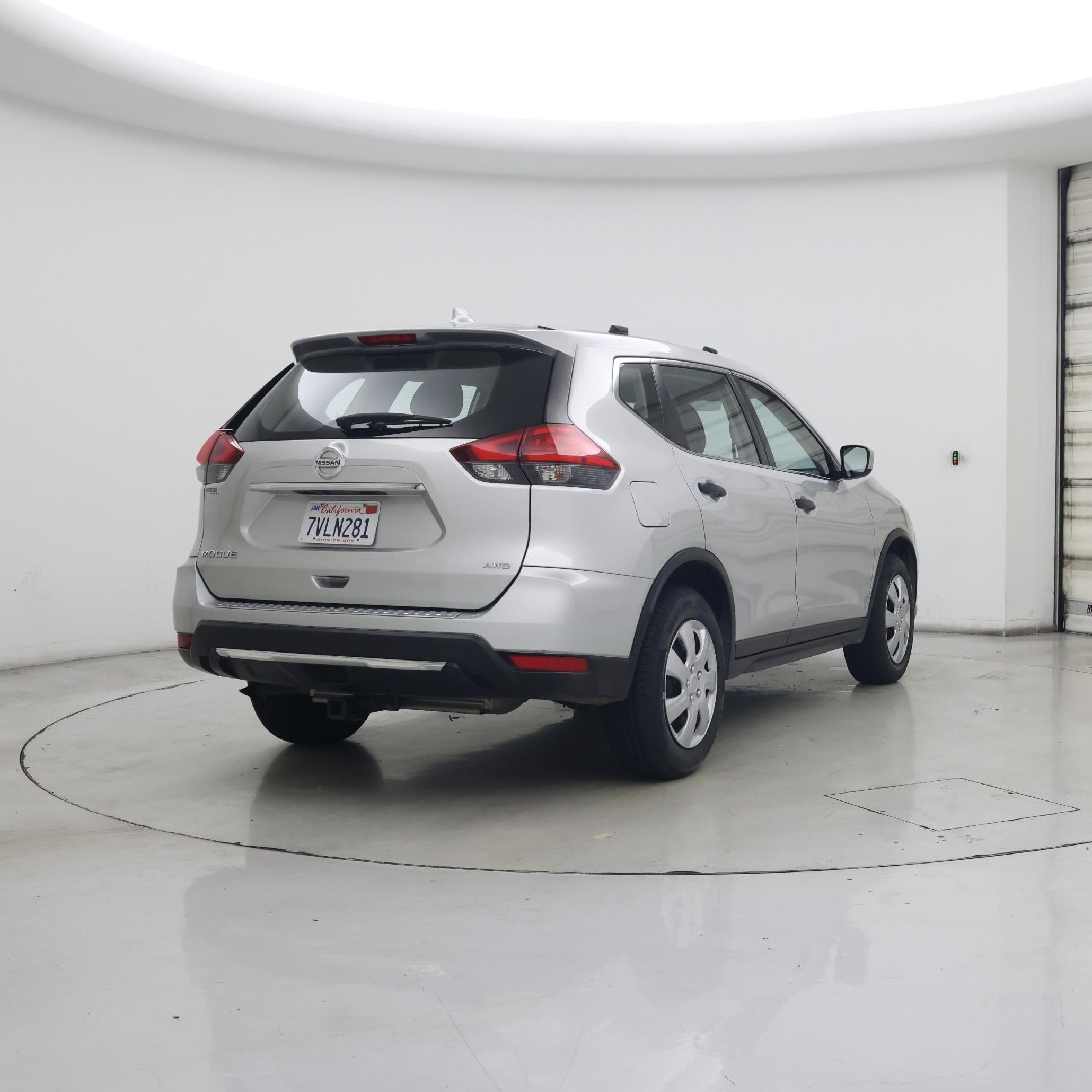 Thumbnail: 2017 Nissan Rogue - 8