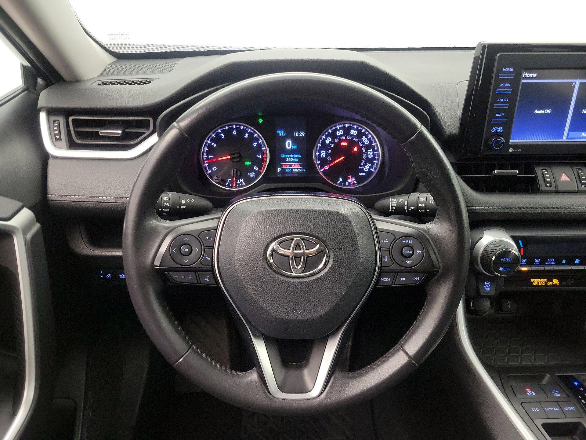 Thumbnail: 2021 Toyota RAV4 - 10