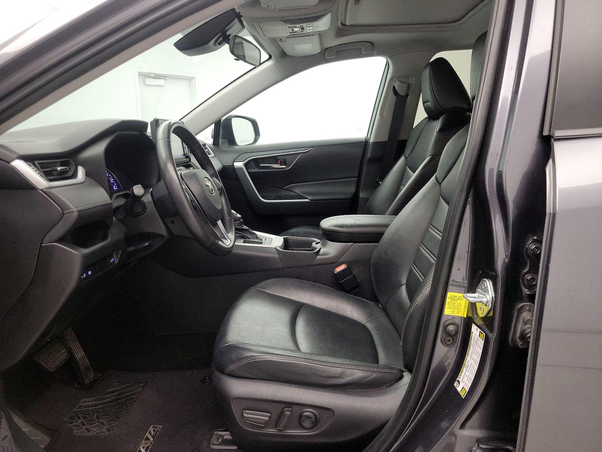 Thumbnail: 2021 Toyota RAV4 - 11