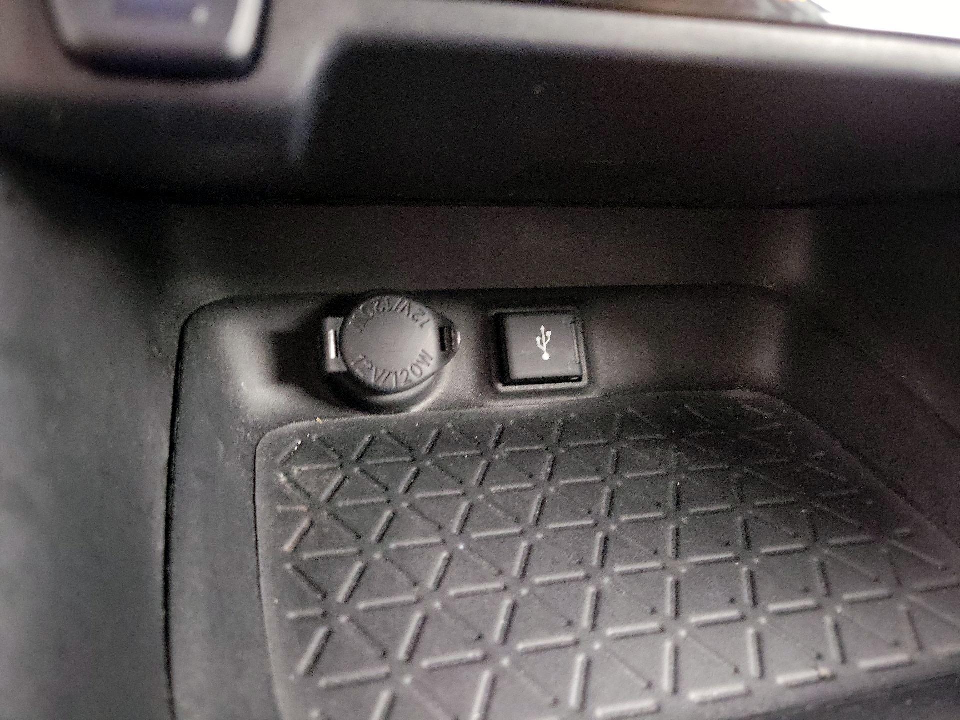 Thumbnail: 2021 Toyota RAV4 - 18