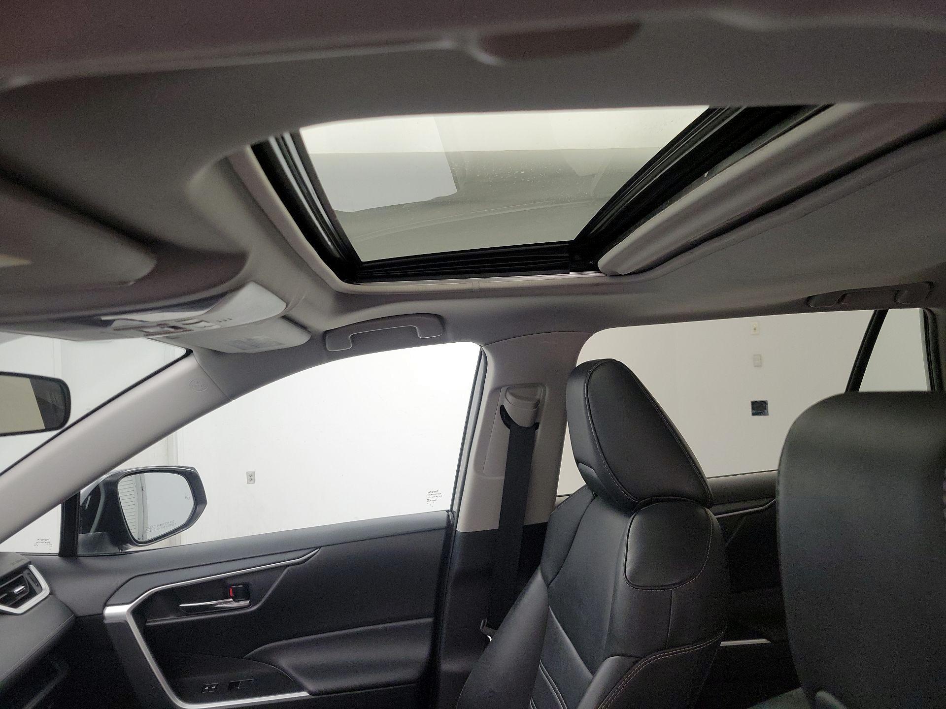 Thumbnail: 2021 Toyota RAV4 - 19