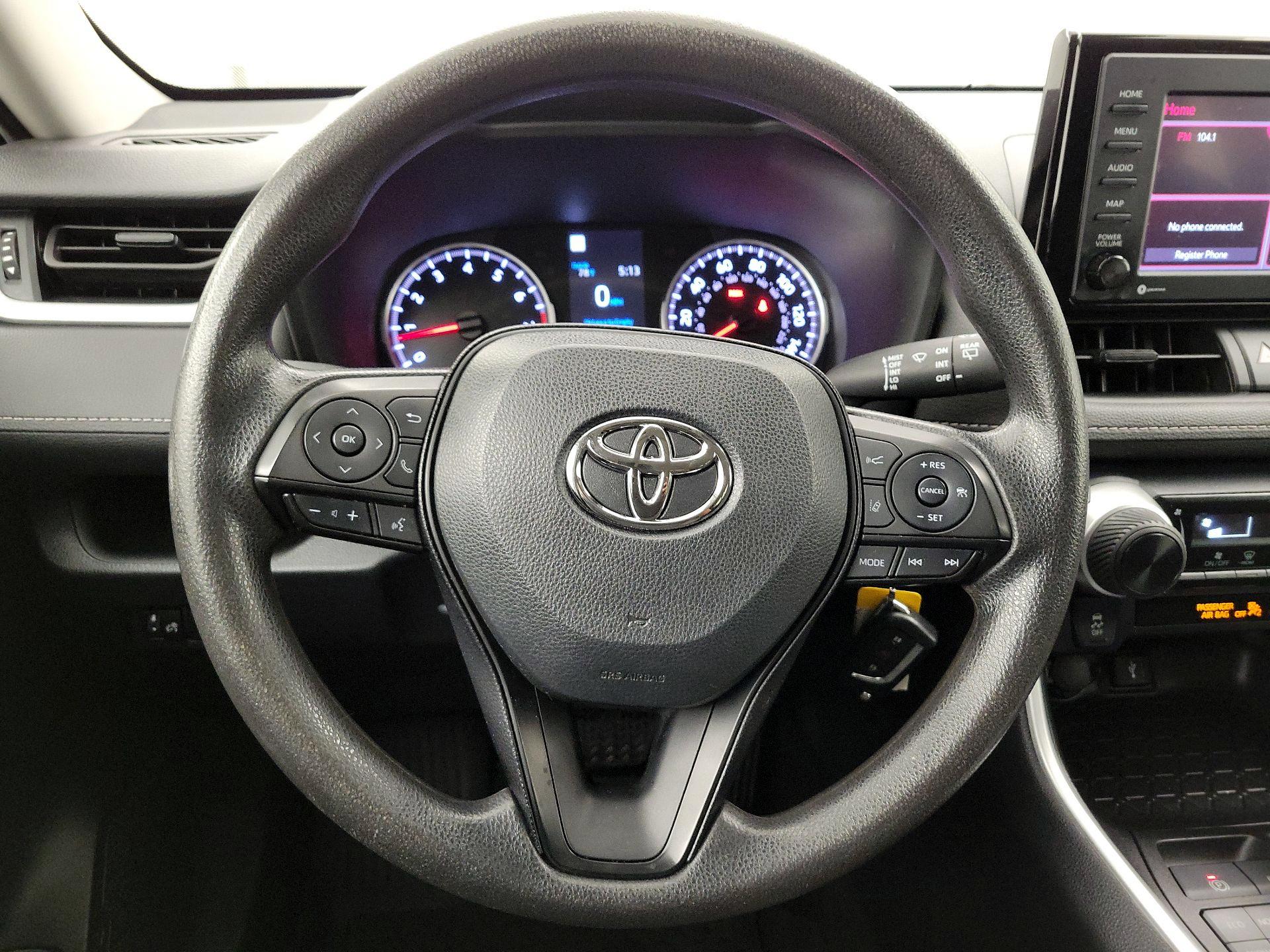 Thumbnail: 2022 Toyota RAV4 - 10