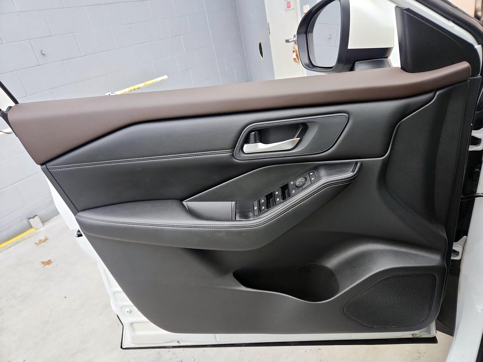 Thumbnail: 2023 Nissan Rogue - 12