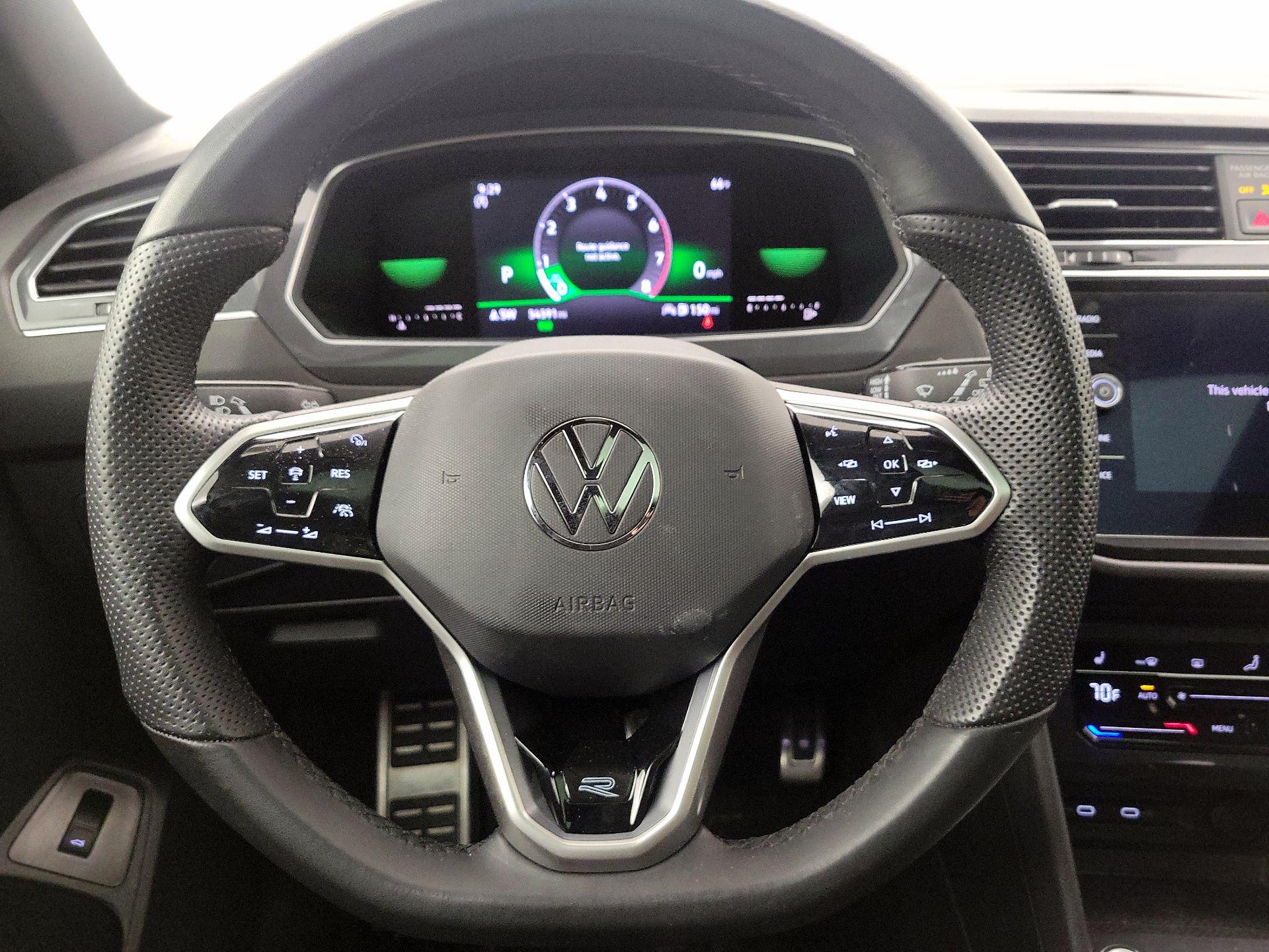 Thumbnail: 2022 Volkswagen Tiguan - 10