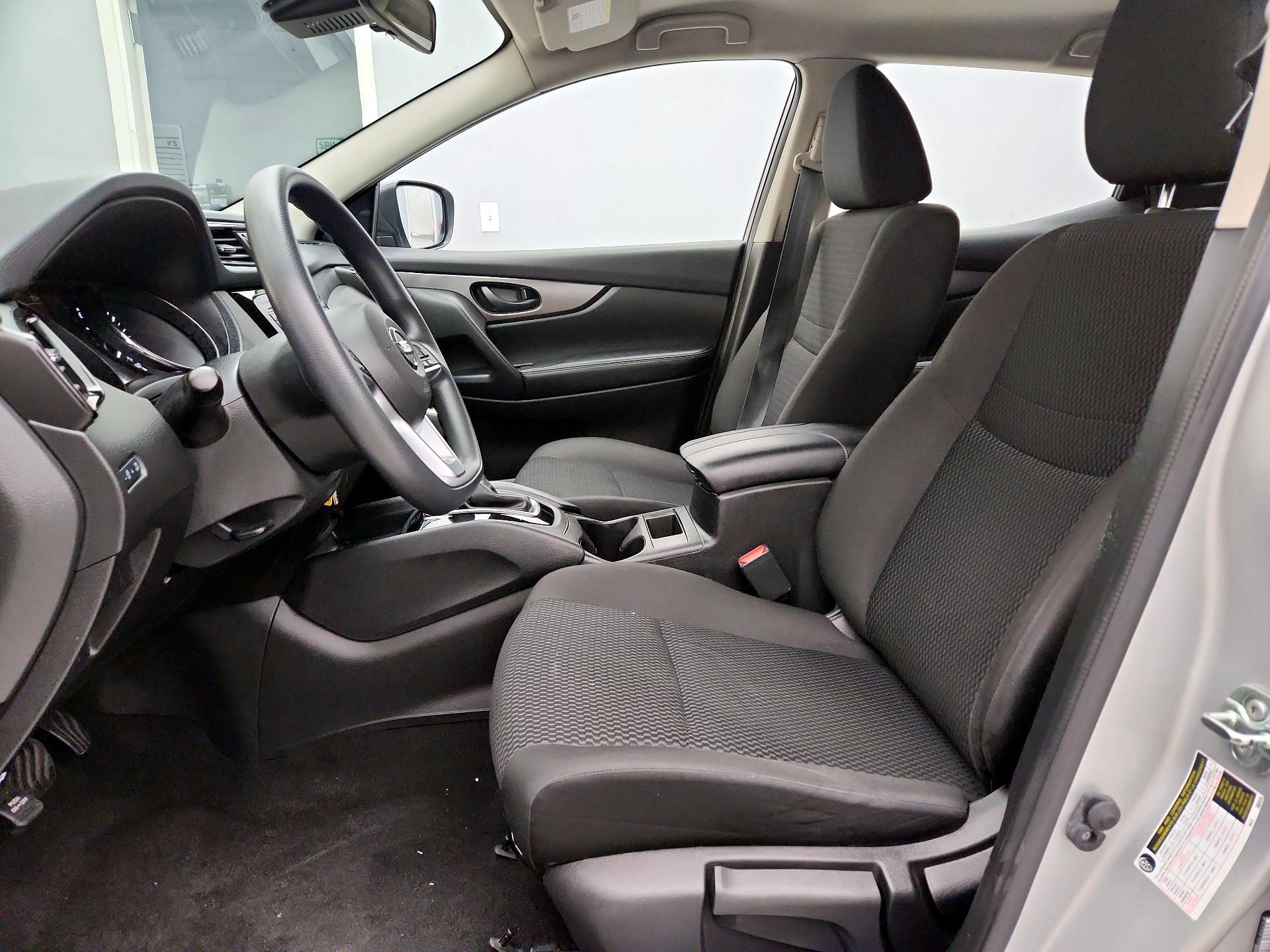 Thumbnail: 2020 Nissan Rogue Sport - 11