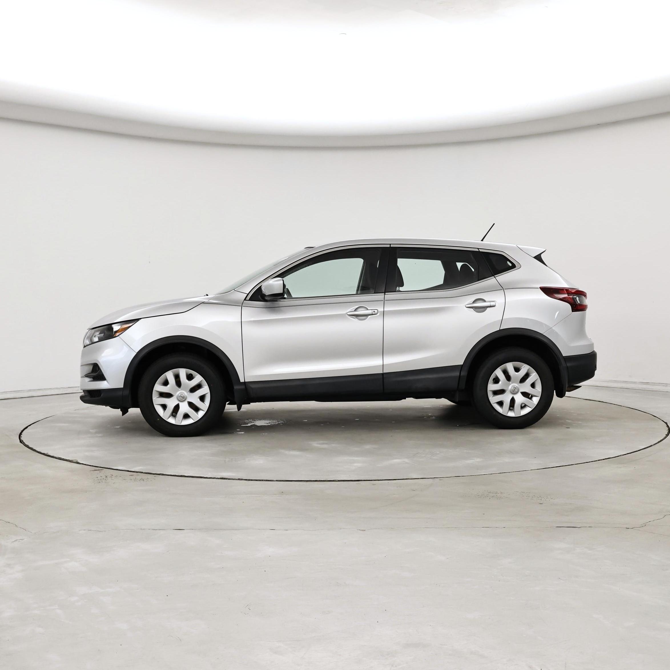 Thumbnail: 2020 Nissan Rogue Sport - 3