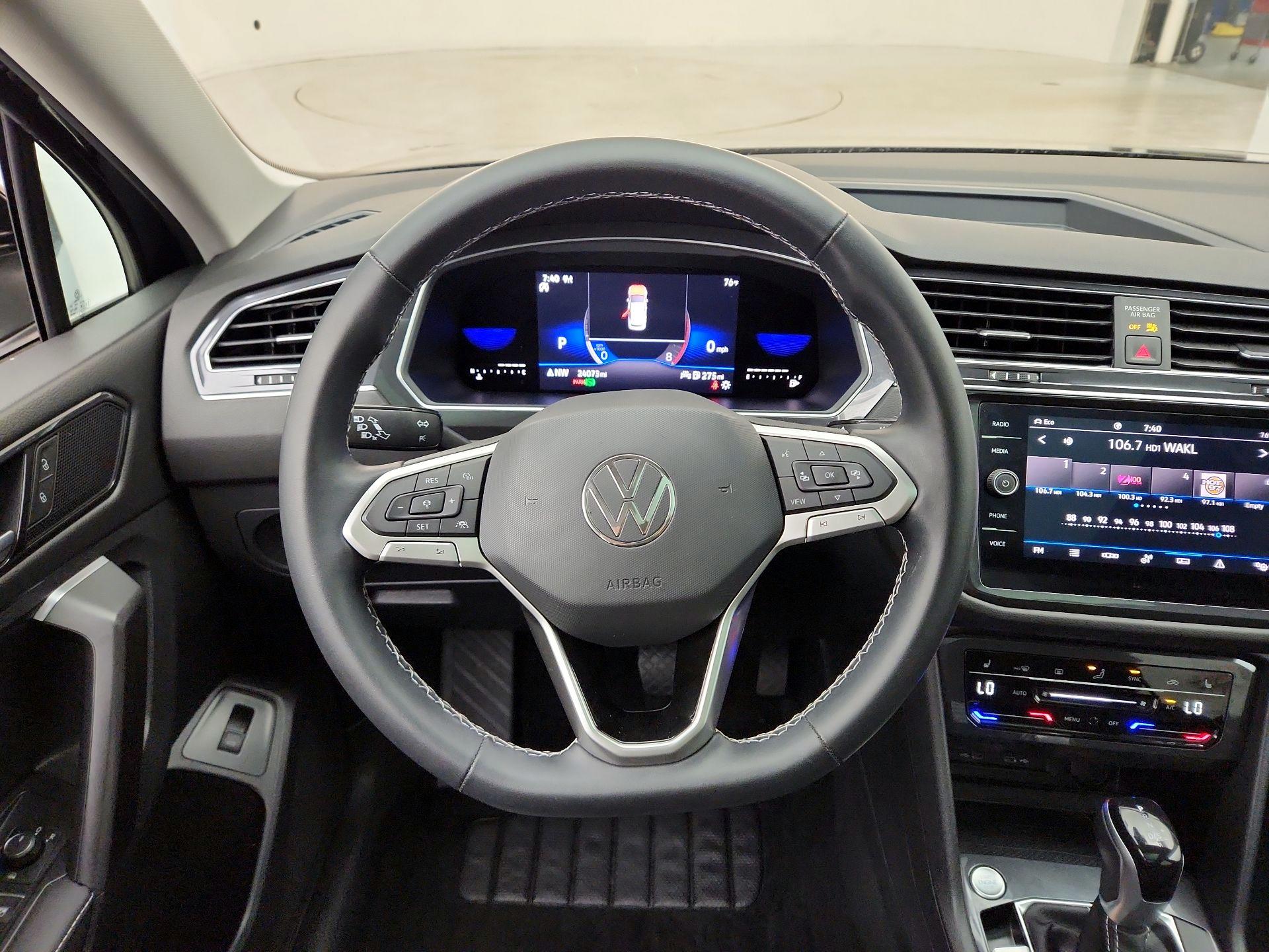 Thumbnail: 2022 Volkswagen Tiguan - 10