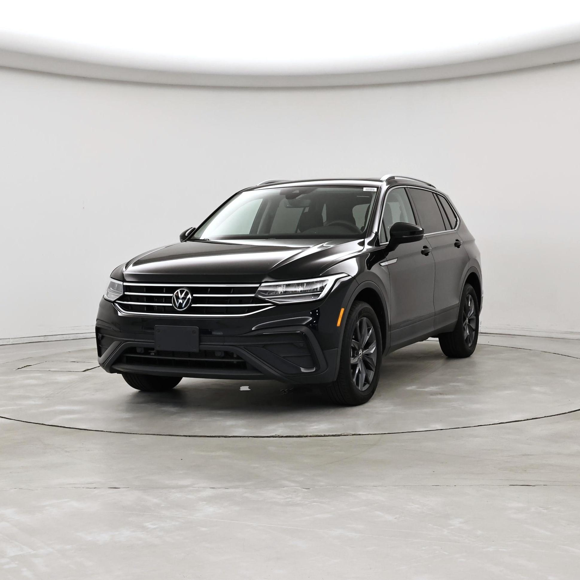 Thumbnail: 2022 Volkswagen Tiguan - 4