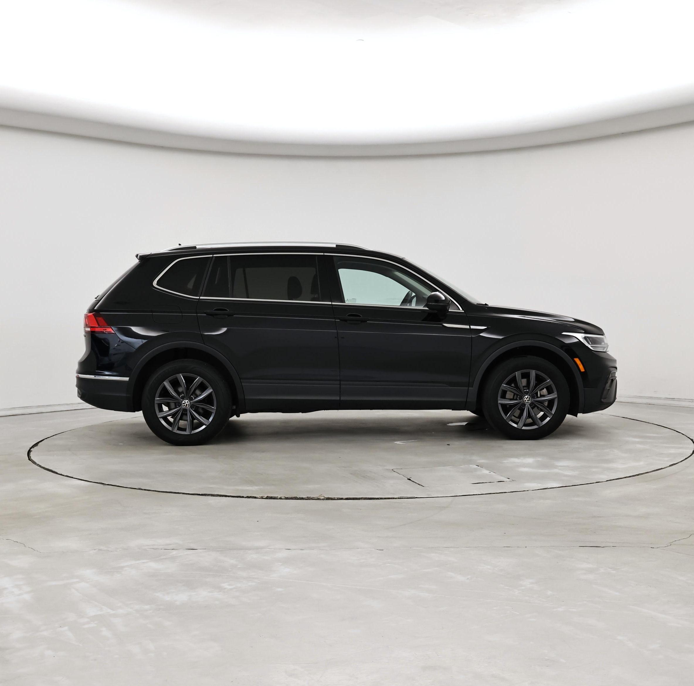 Thumbnail: 2022 Volkswagen Tiguan - 7