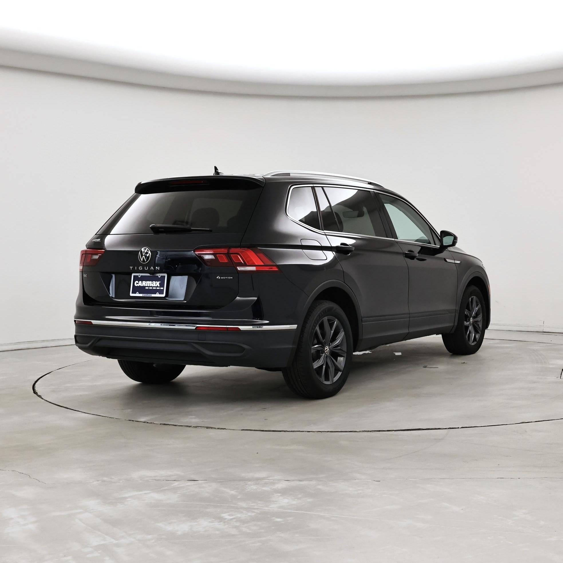 Thumbnail: 2022 Volkswagen Tiguan - 8