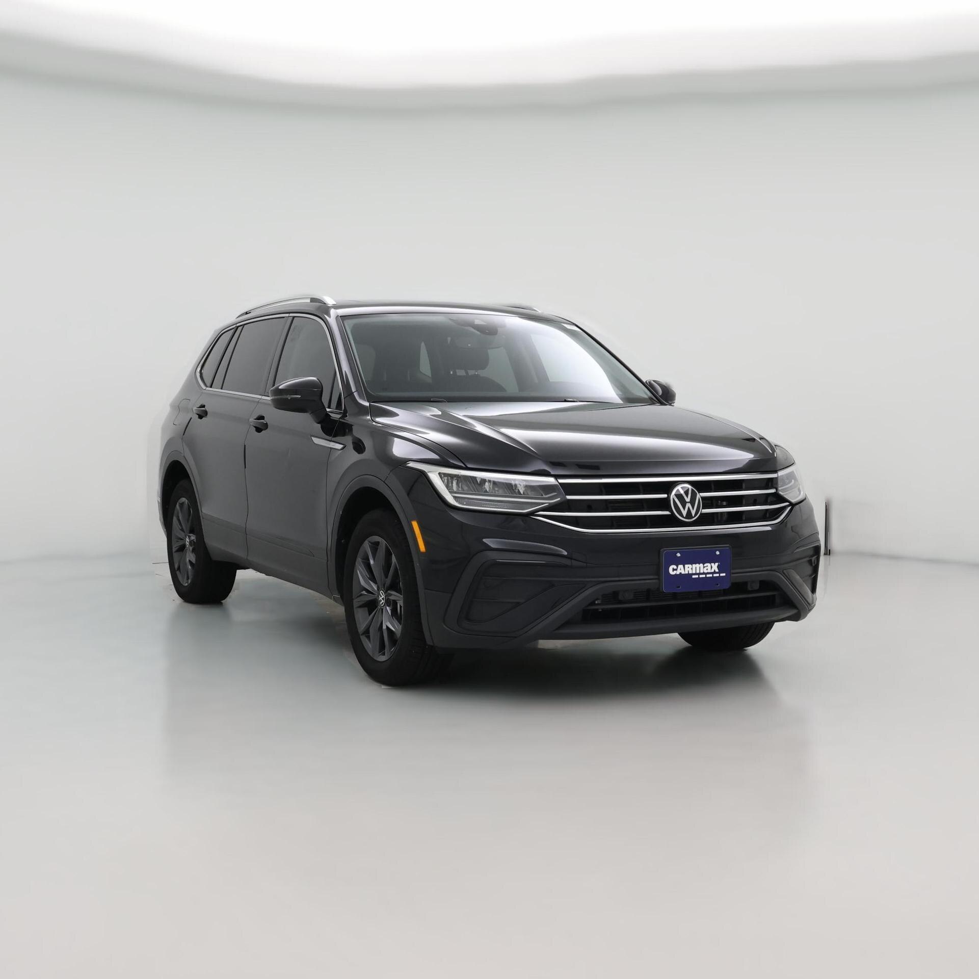 Thumbnail: 2022 Volkswagen Tiguan - 1