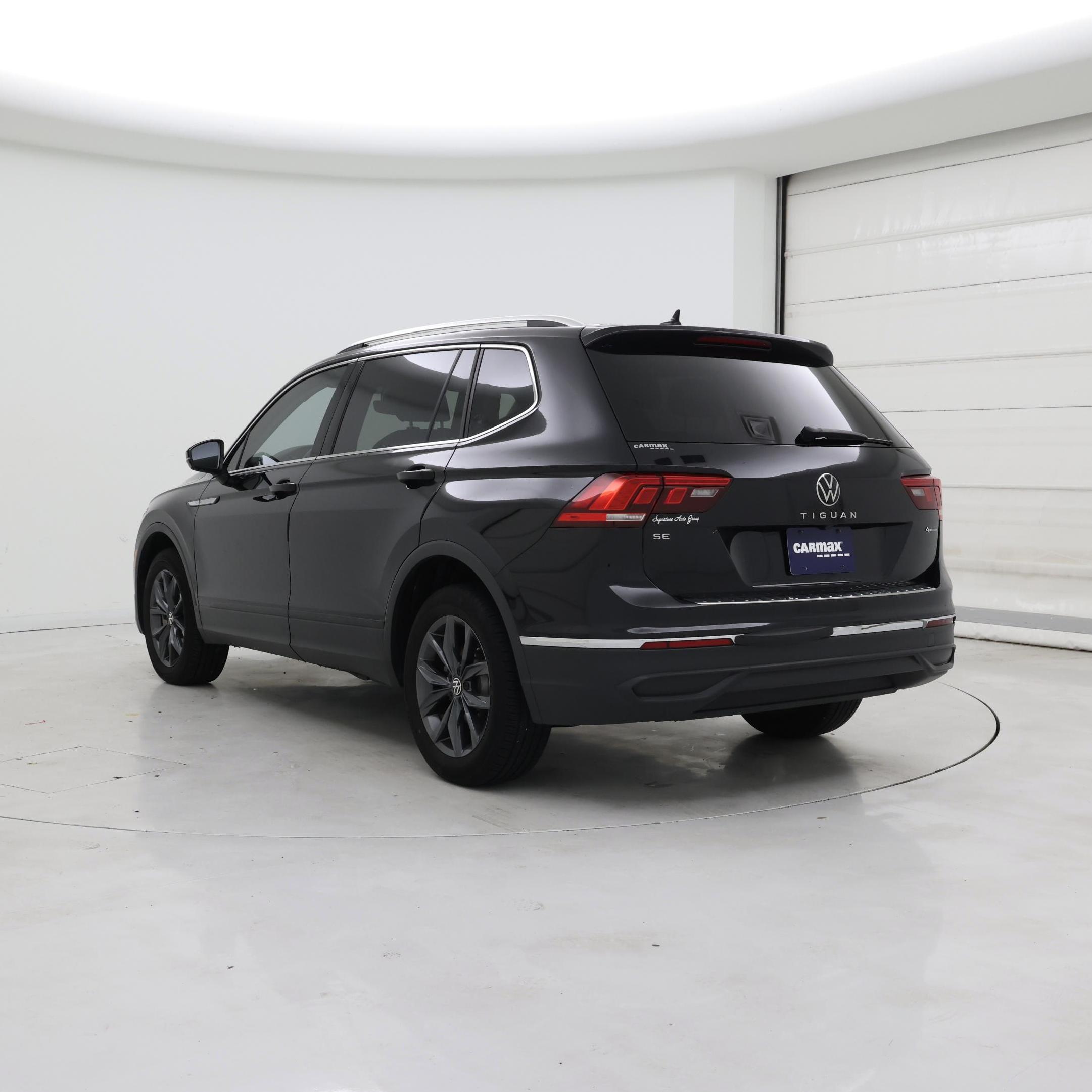 Thumbnail: 2022 Volkswagen Tiguan - 2