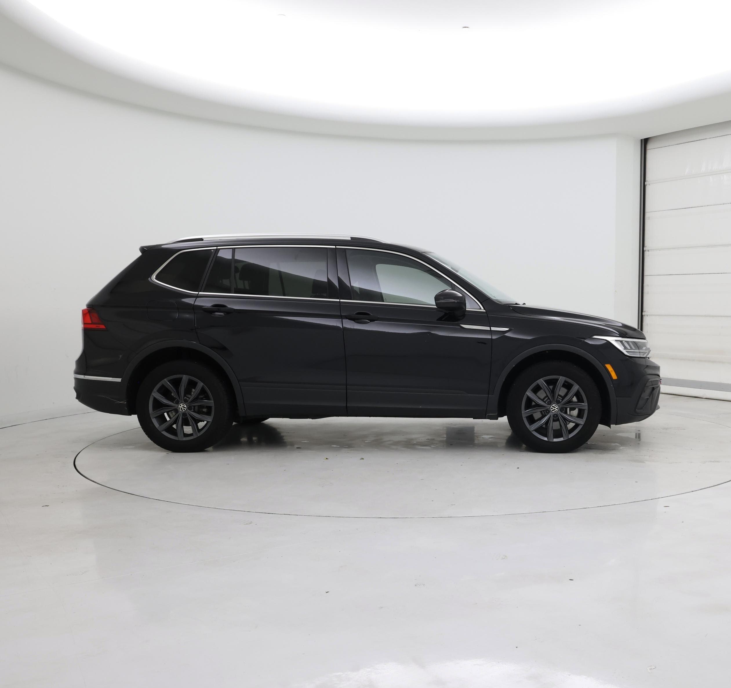 Thumbnail: 2022 Volkswagen Tiguan - 7