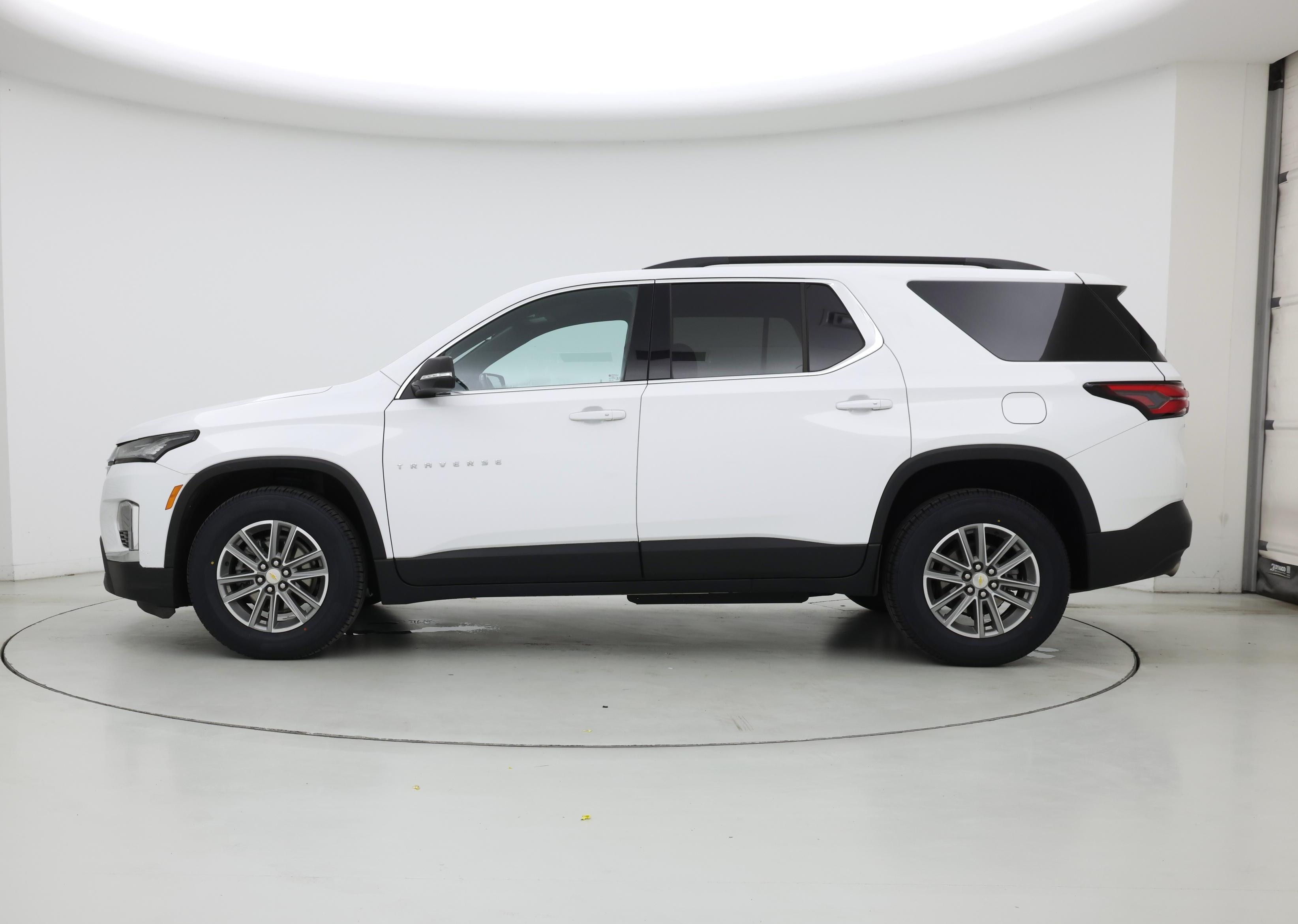 Thumbnail: 2022 Chevrolet Traverse - 3