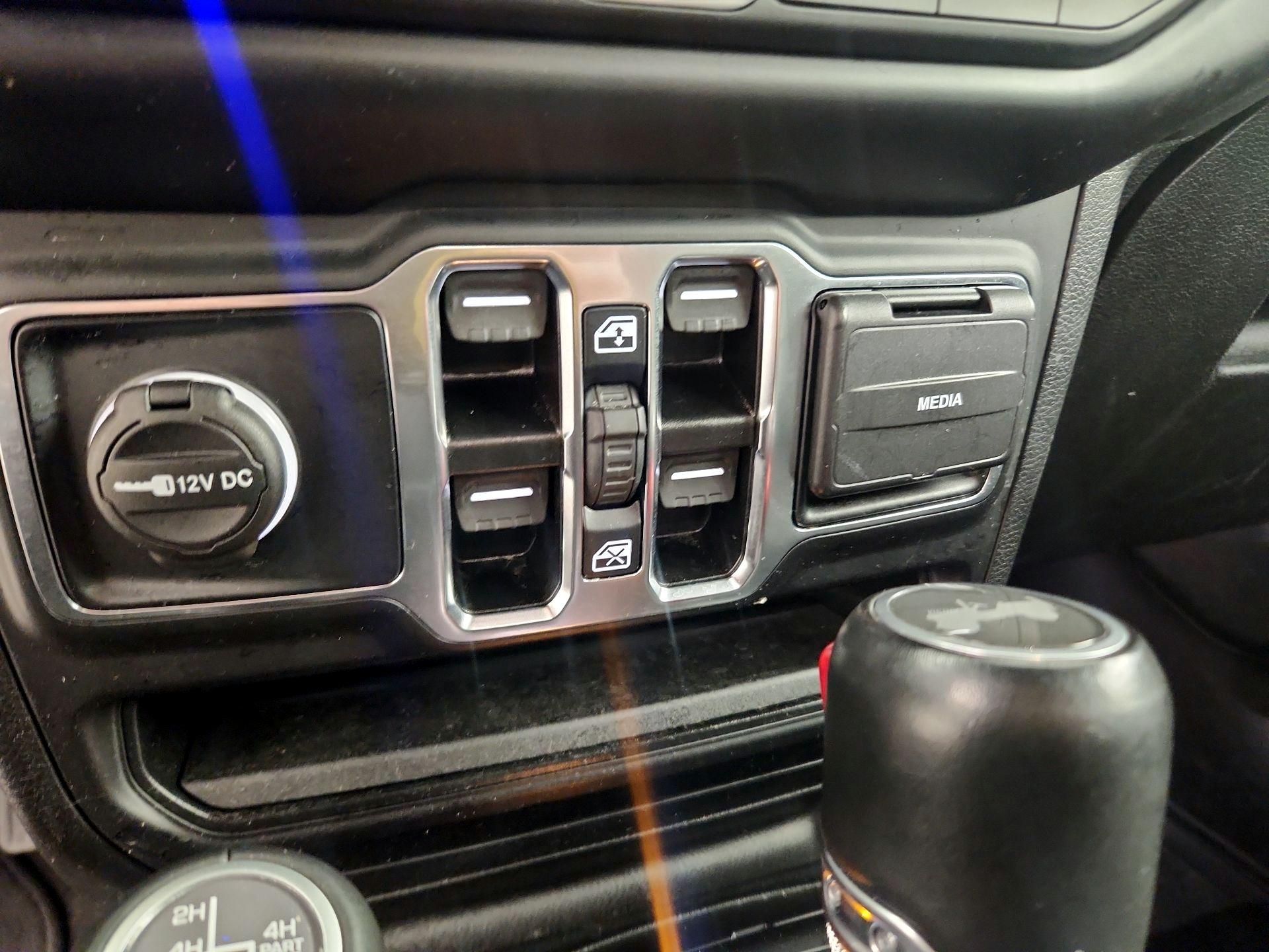 Thumbnail: 2023 Jeep Wrangler - 19