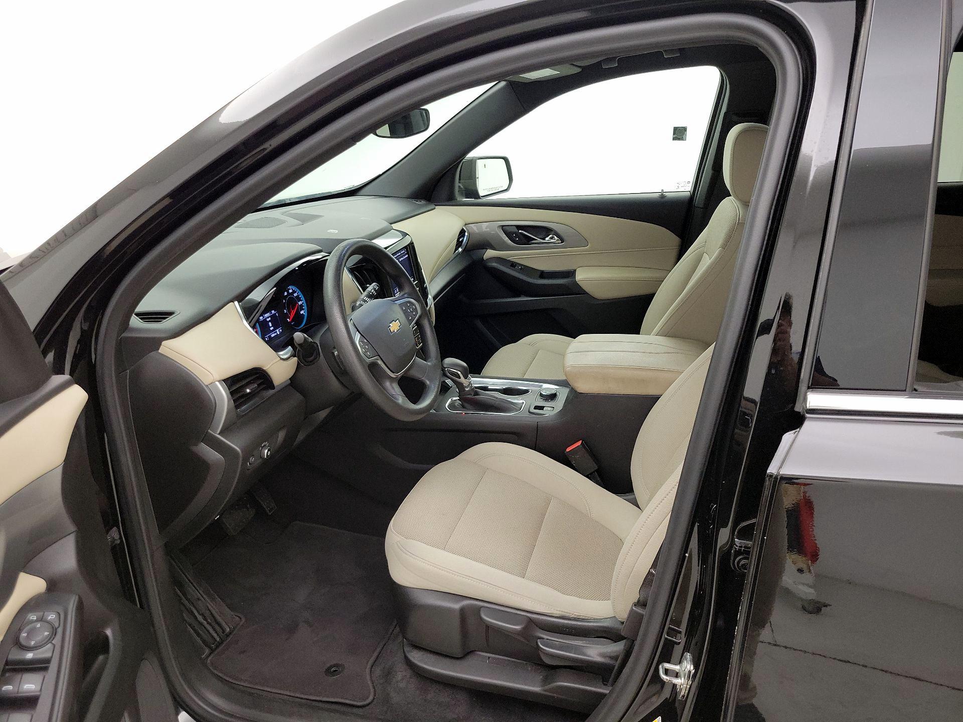 Thumbnail: 2022 Chevrolet Traverse - 11