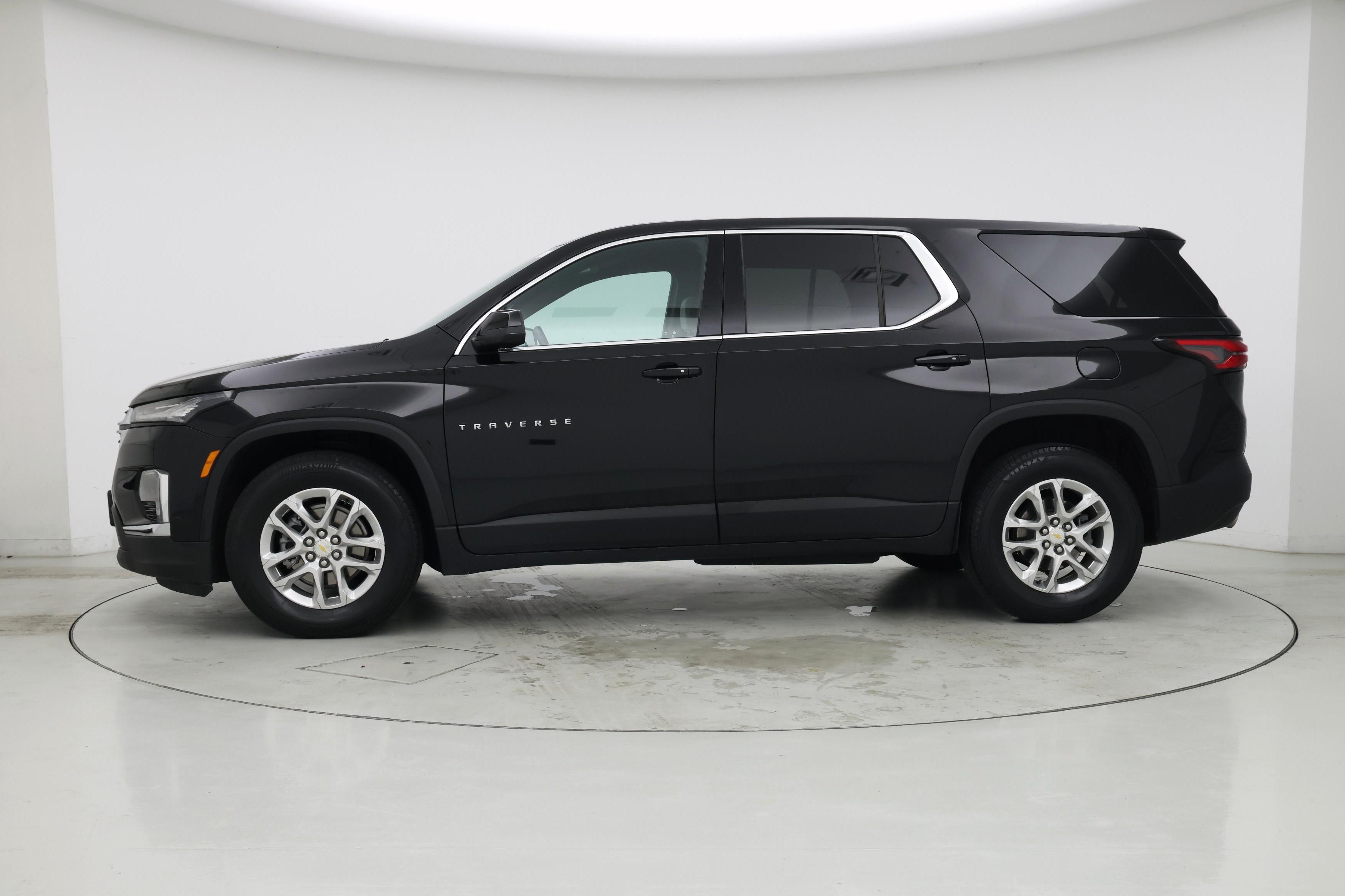 Thumbnail: 2022 Chevrolet Traverse - 3