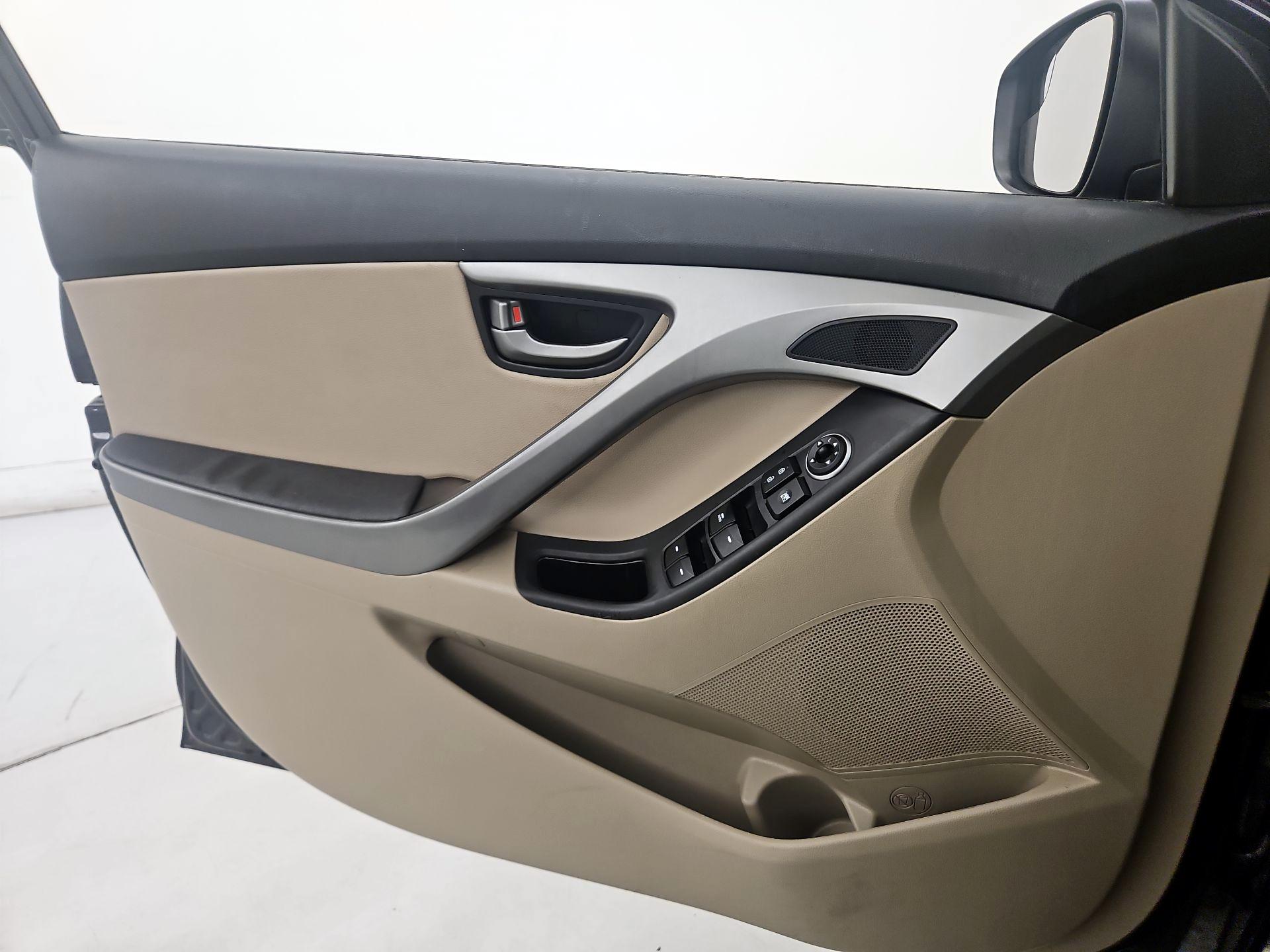 Thumbnail: 2015 Hyundai Elantra - 12