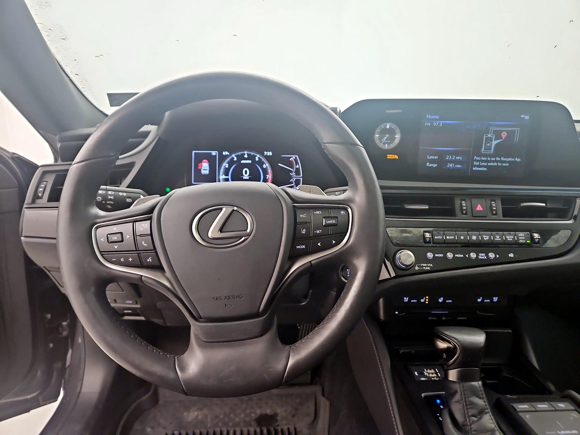 Thumbnail: 2022 Lexus ES - 10